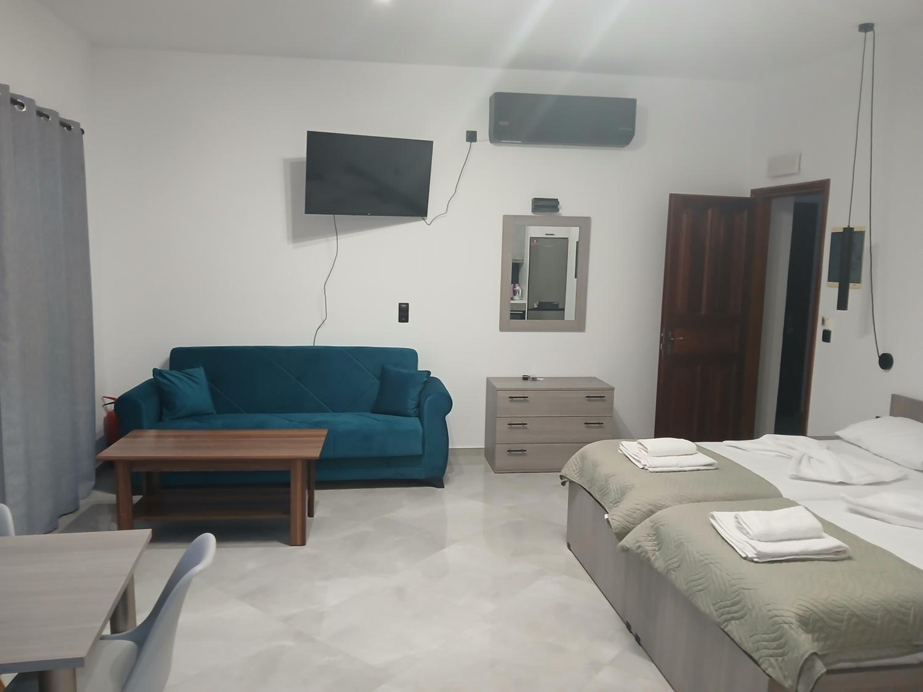 Studio Apartment
