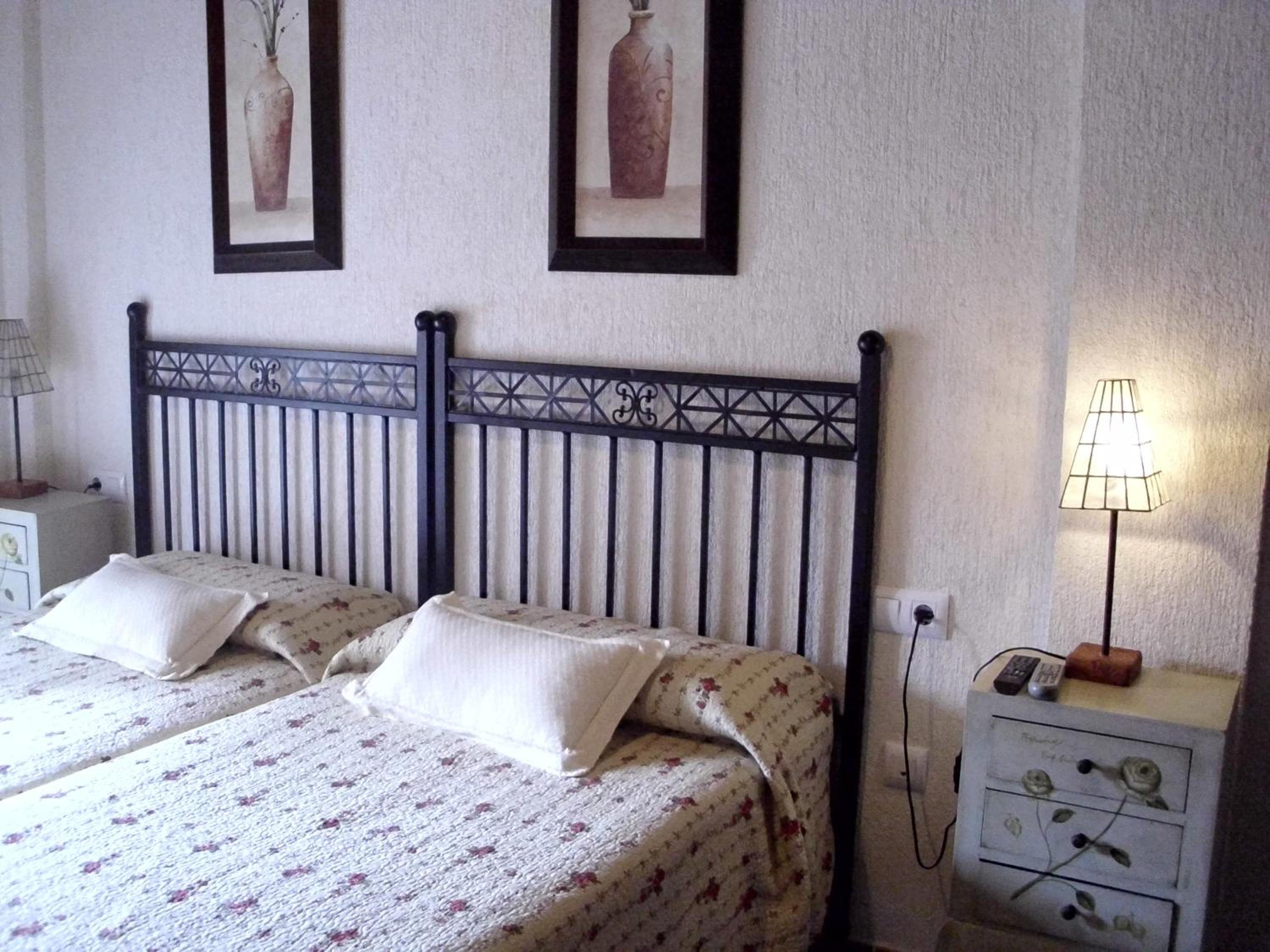 Double or Twin Room - Photo 10