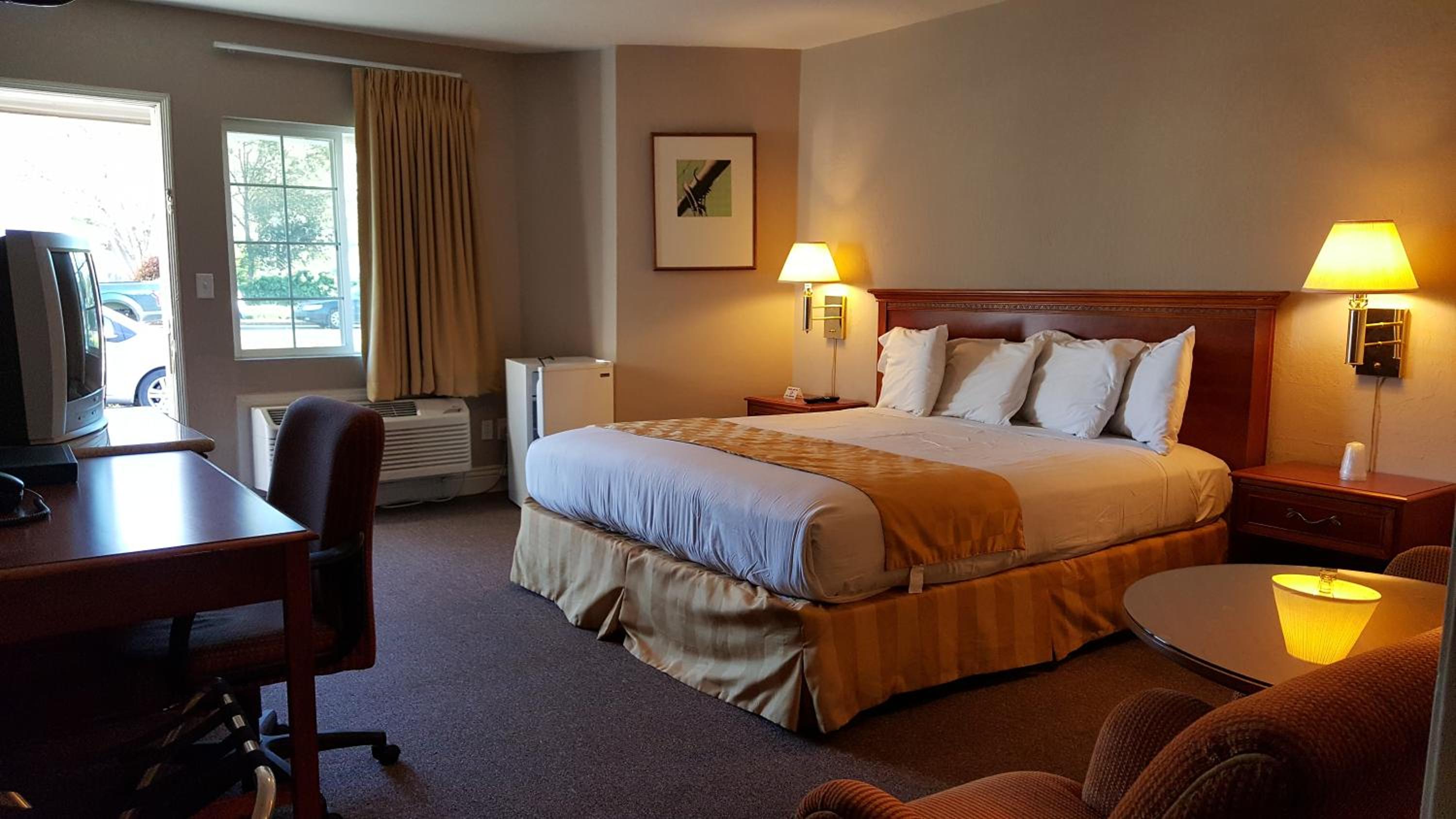 Deluxe King Room photo 2