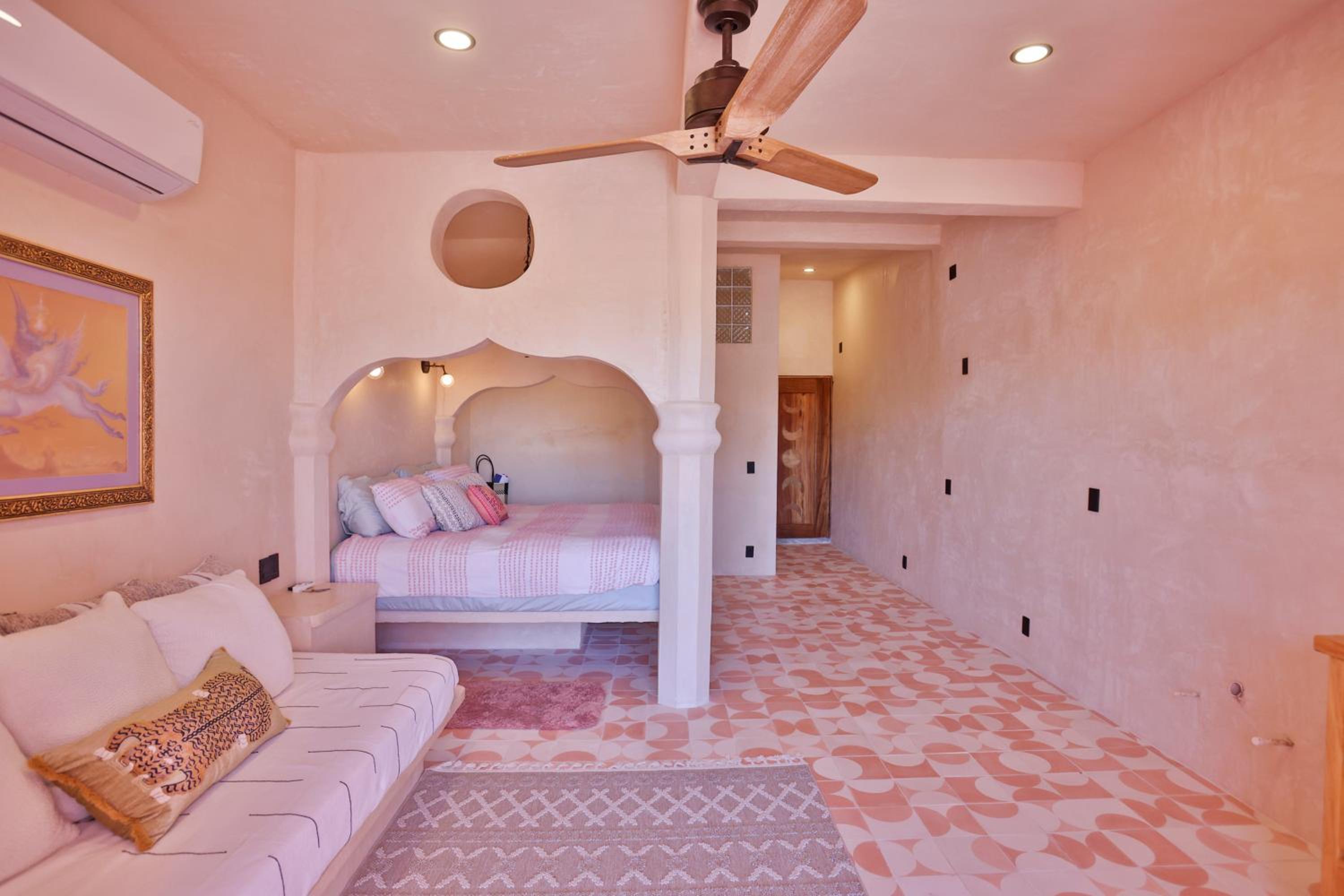 King Studio with Sofa Bed