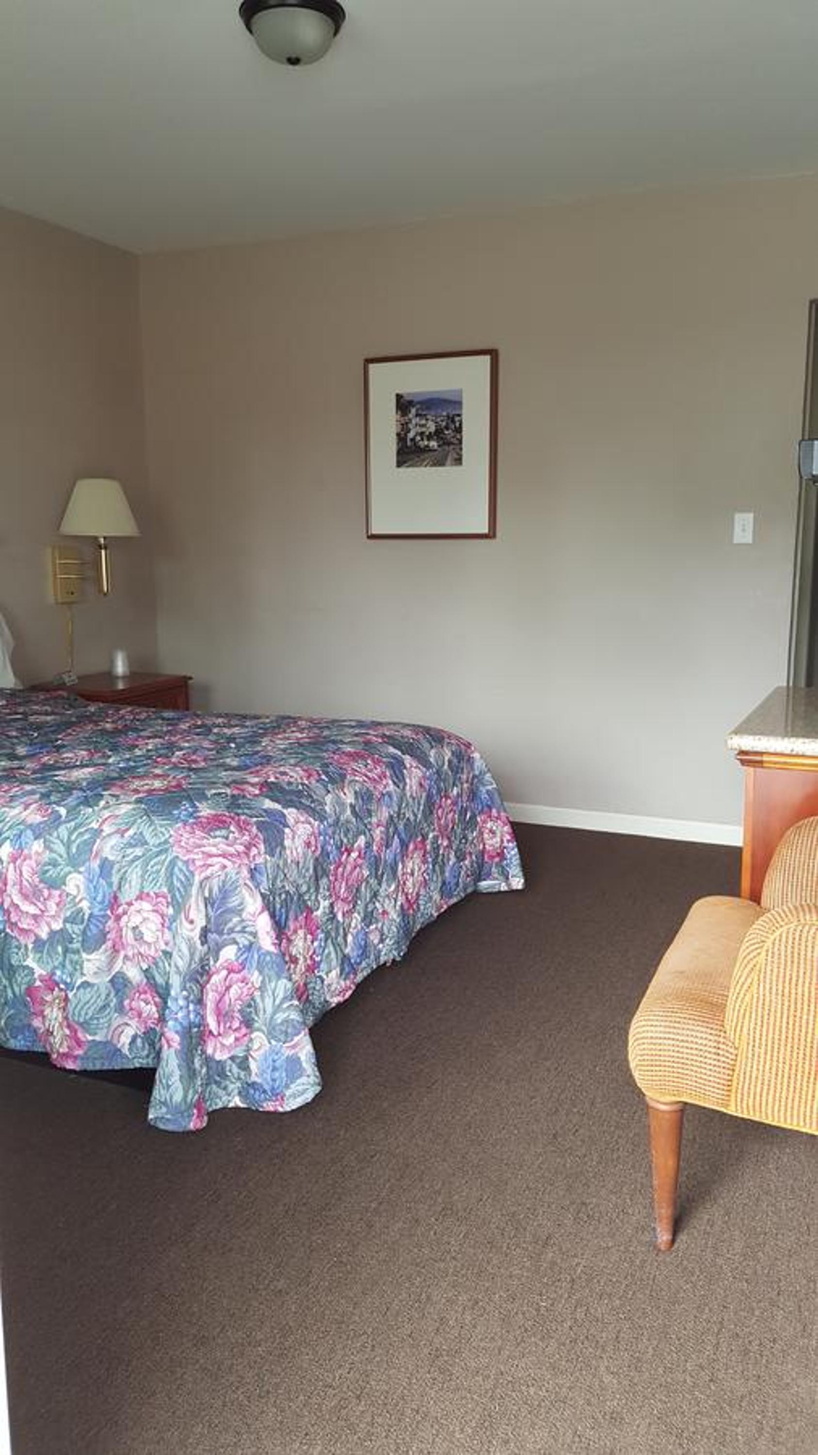 Deluxe Family Suite photo 3