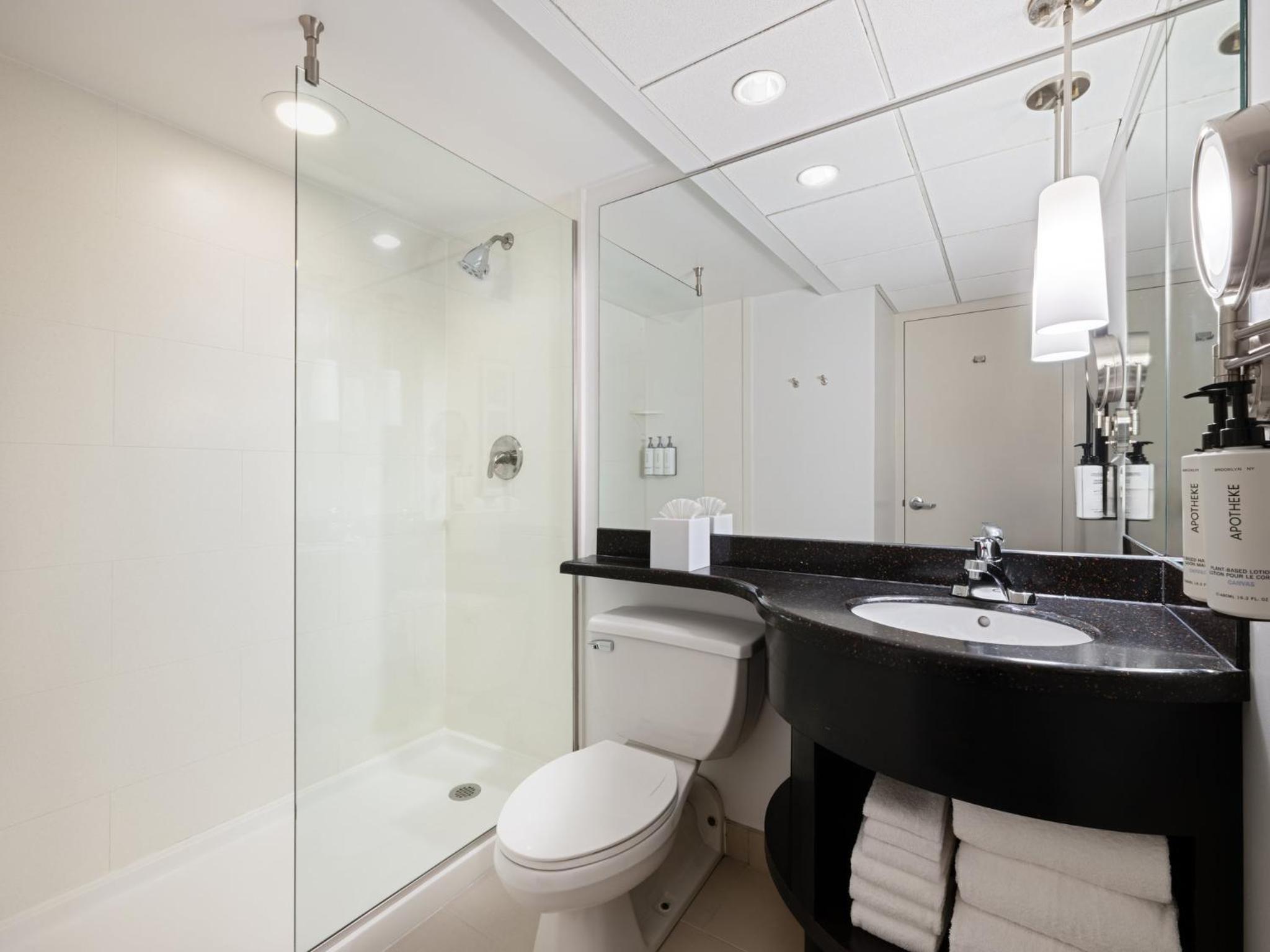 Premium Queen Room with Two Queen beds - Club Floor - Photo 5