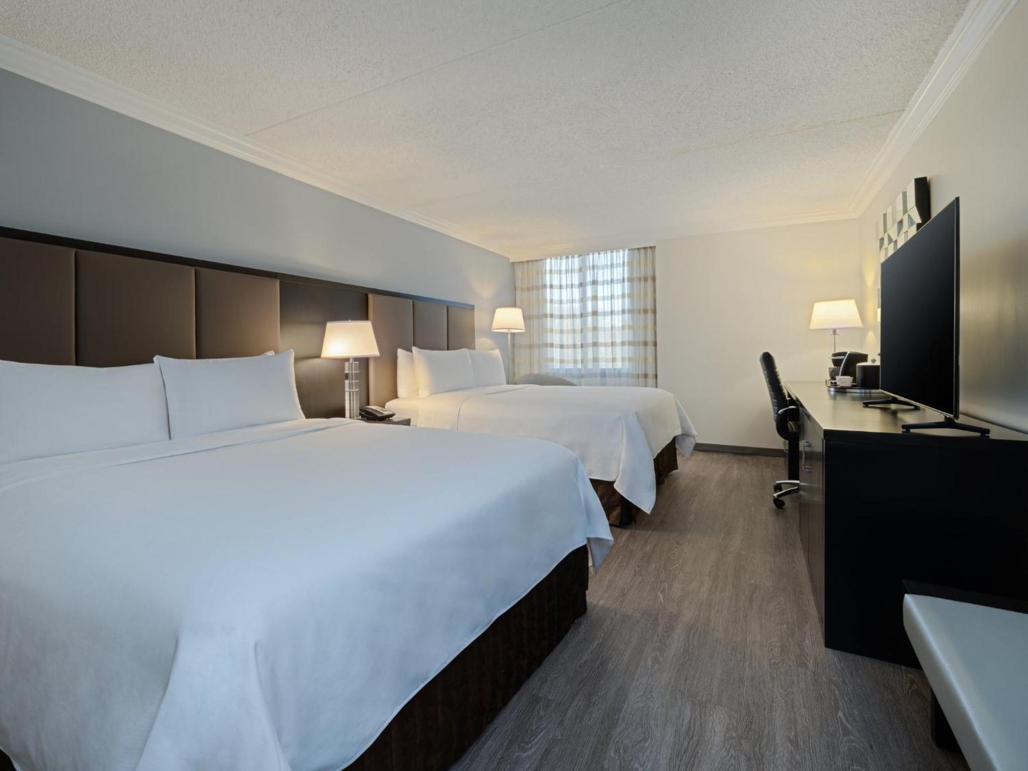 Premium Queen Room with Two Queen beds - Club Floor - Photo 1