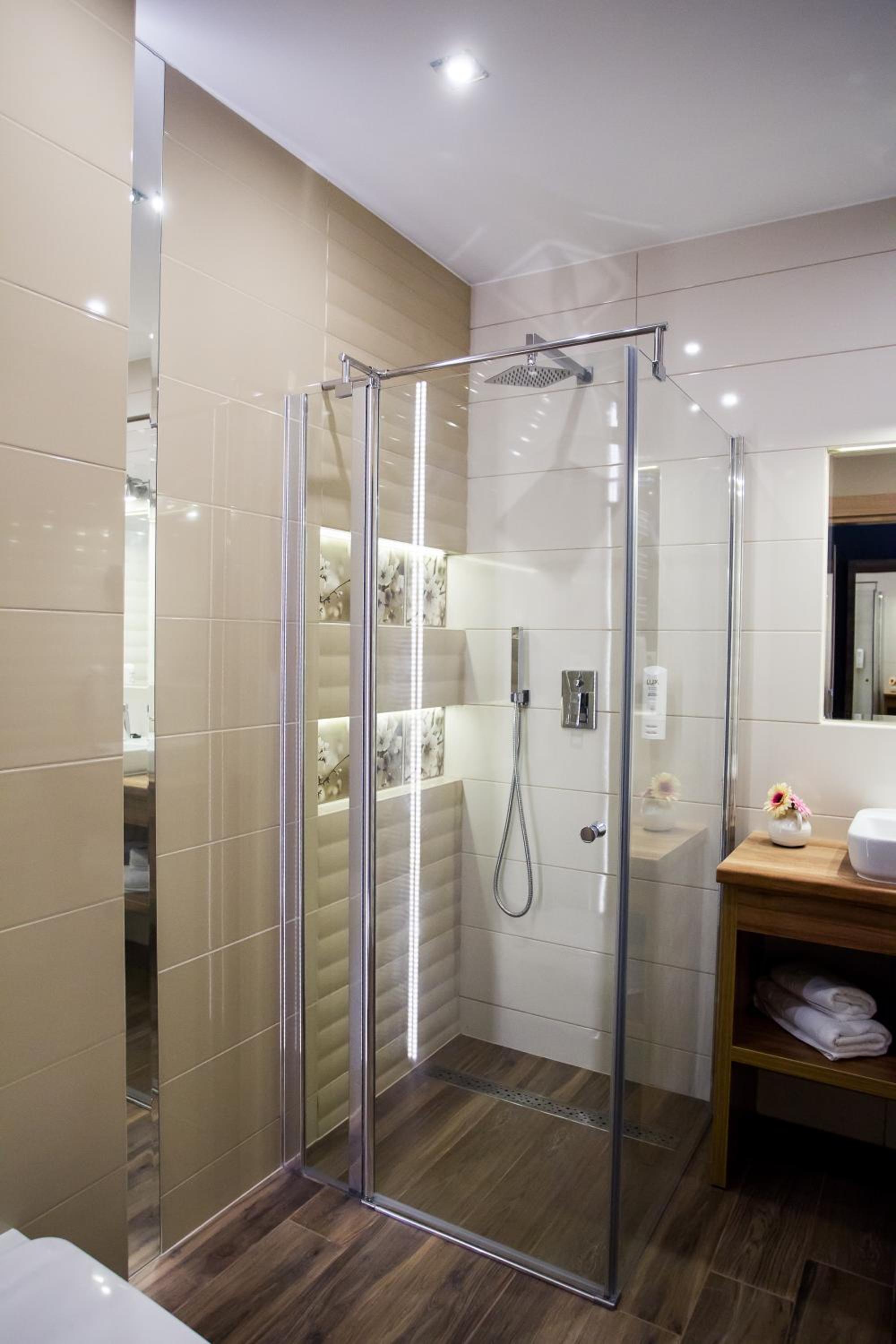 Double or Twin Room - Photo 23