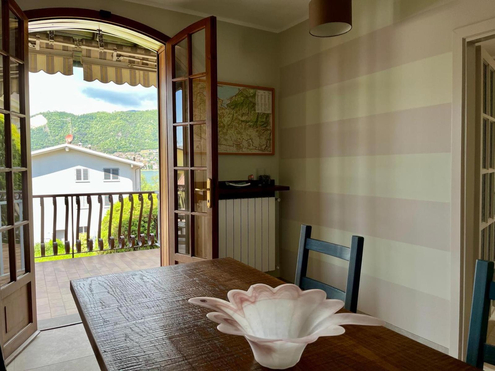 Two-Bedroom Deluxe Apartment with Balcony photo 3