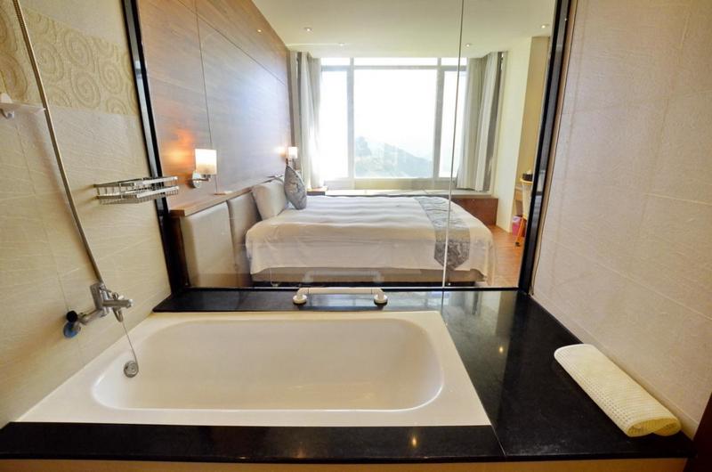 Deluxe Double Room with Mountain View photo 2