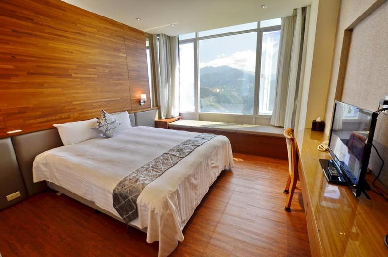 Deluxe Double Room with Mountain View photo 3
