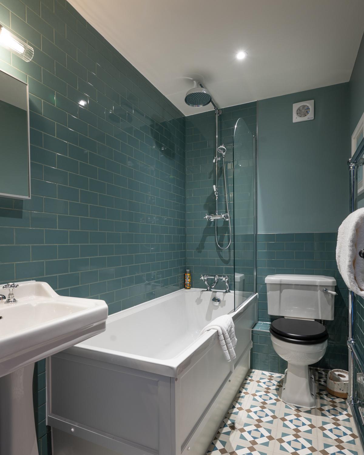 Triple Room with Bath - Photo 12