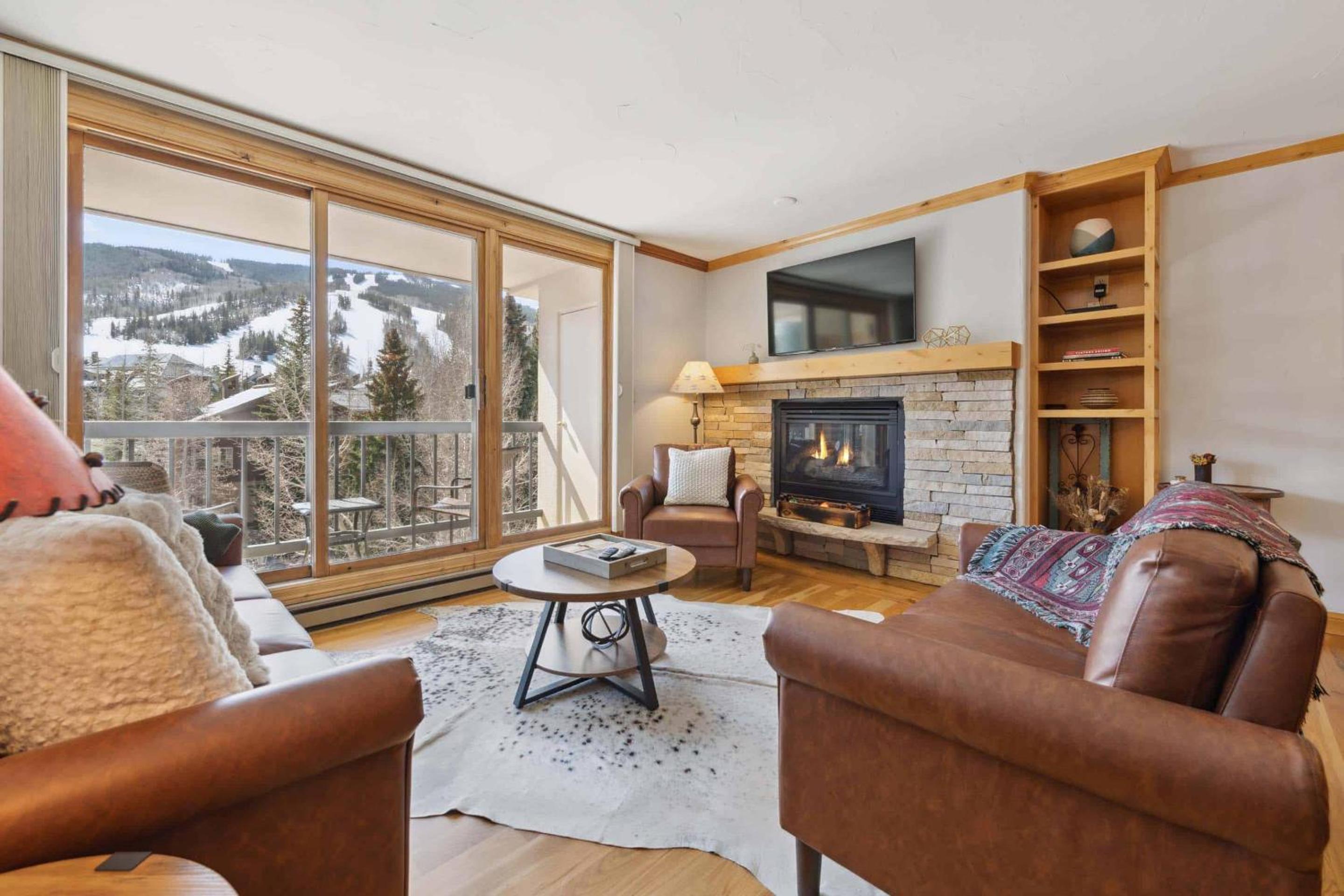 Two-Bedroom Apartment With Mountain View photo 1