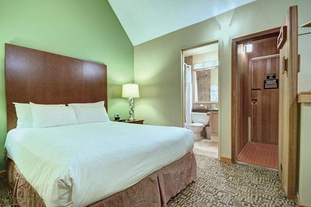 Mountain Lodge Loft Family Suite