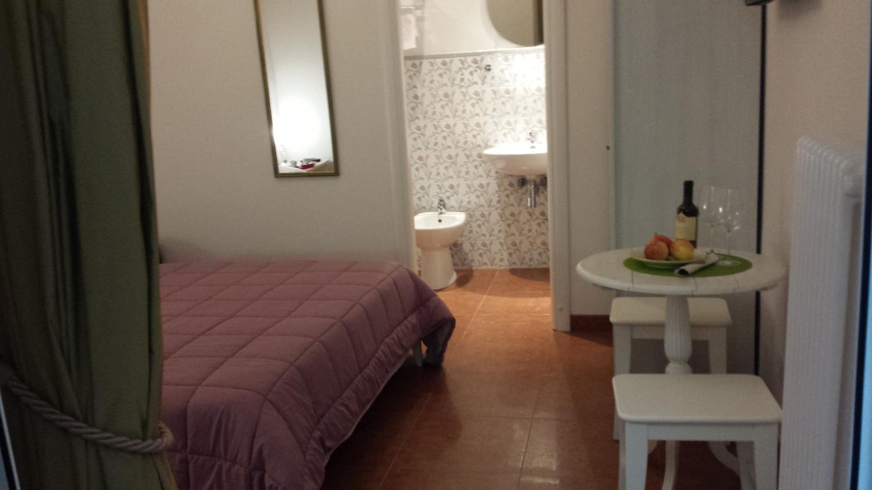 Single Room photo 3