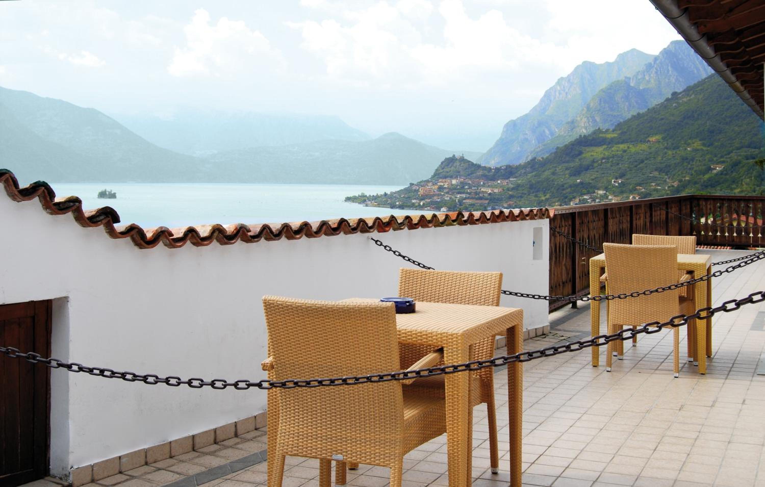 Triple Room with Lake View photo 2
