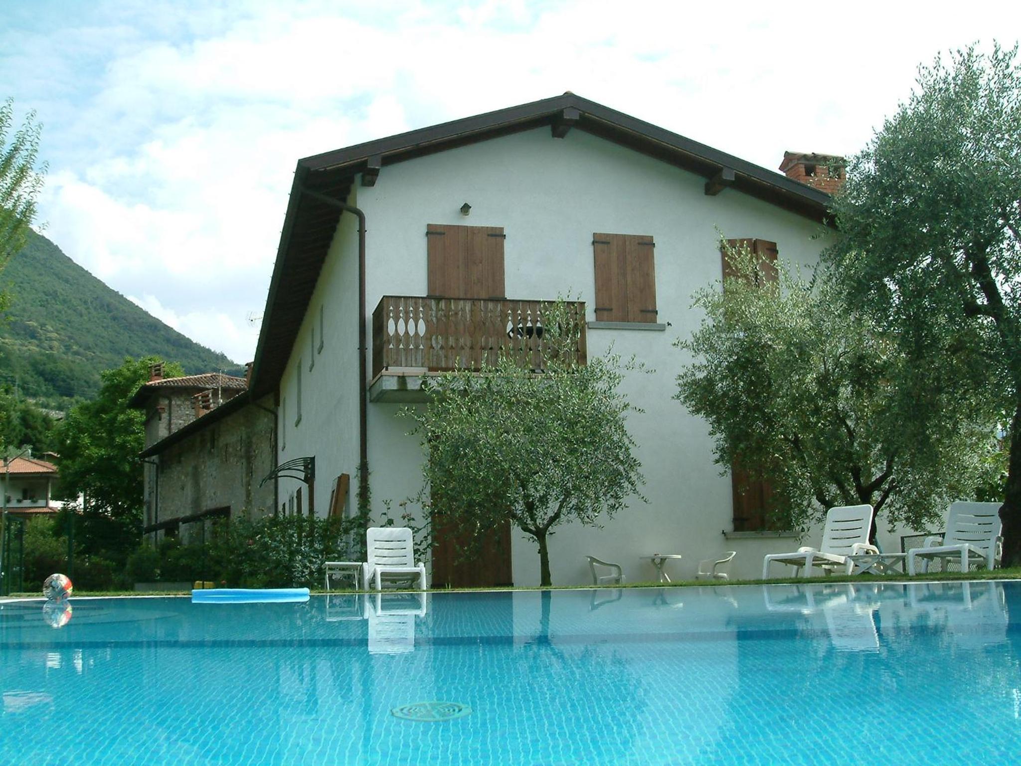 Double Room with Pool View photo 1