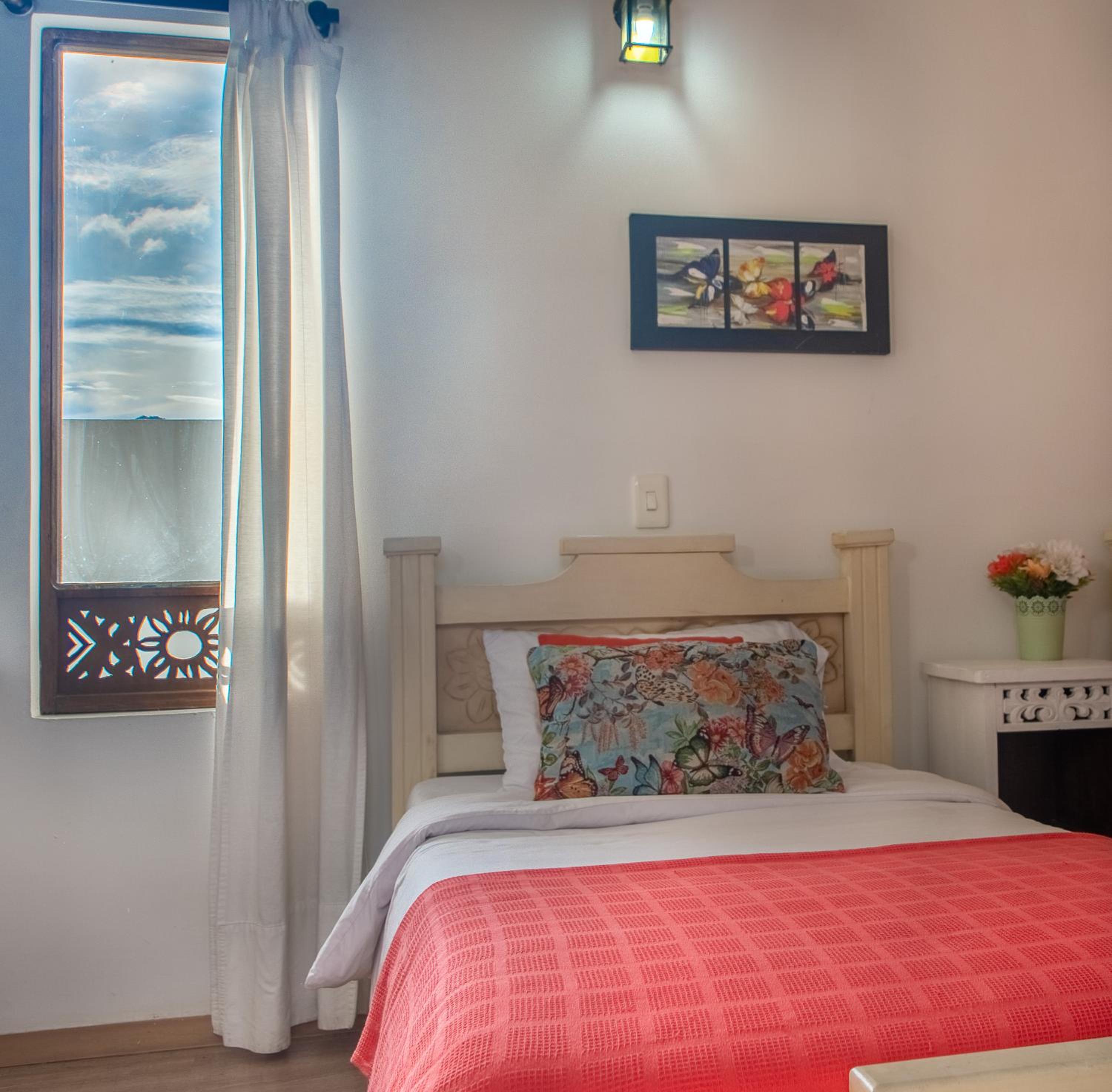 Double or Twin Room with Private Bathroom photo 3