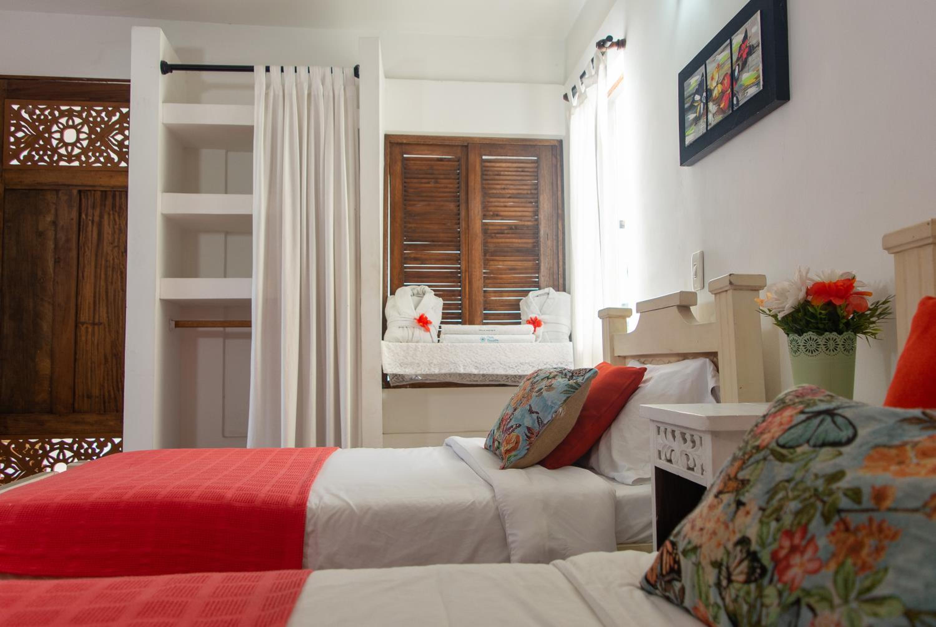 Double or Twin Room with Private Bathroom photo 2