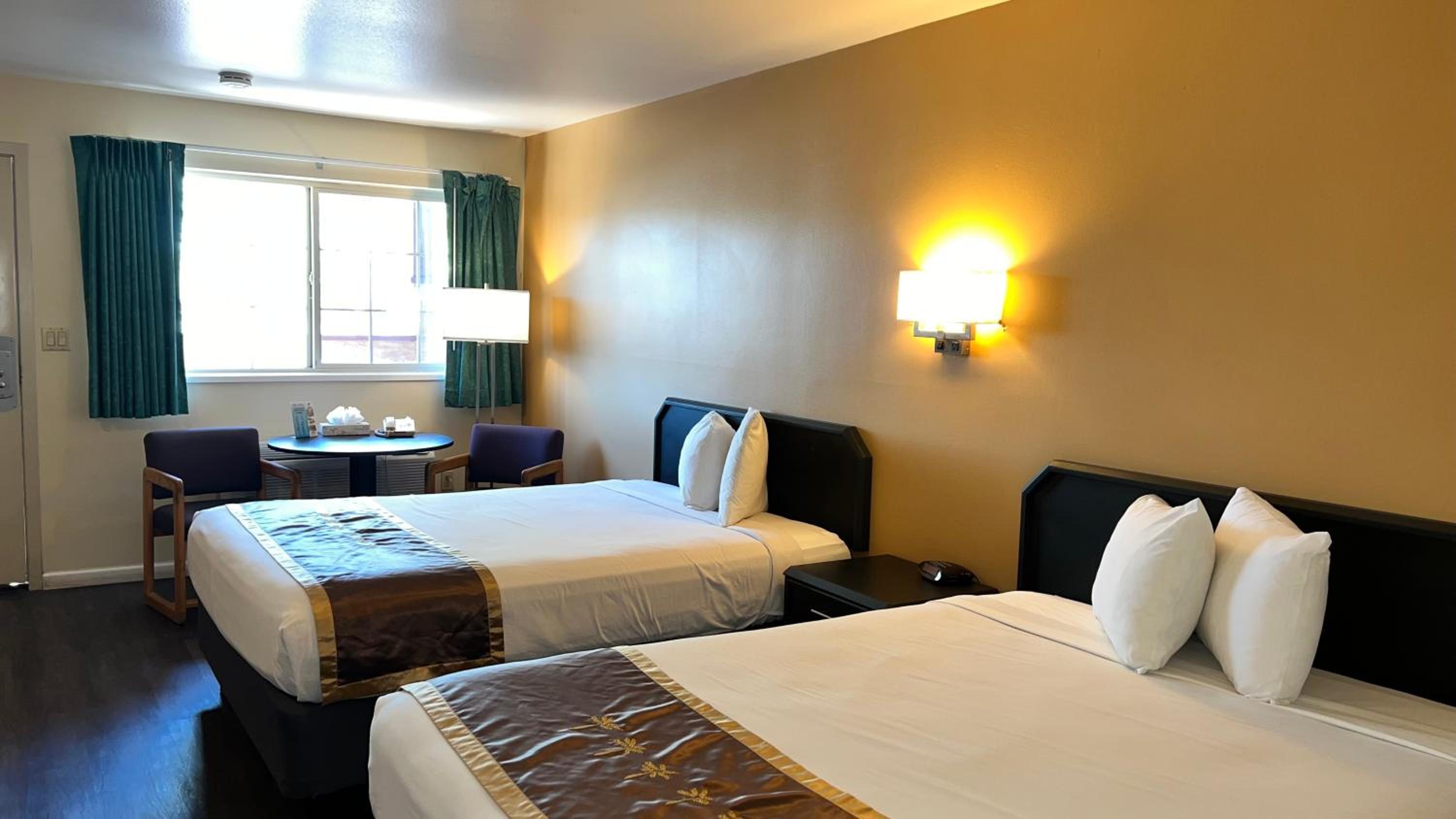 Standard Queen Room - Photo 1