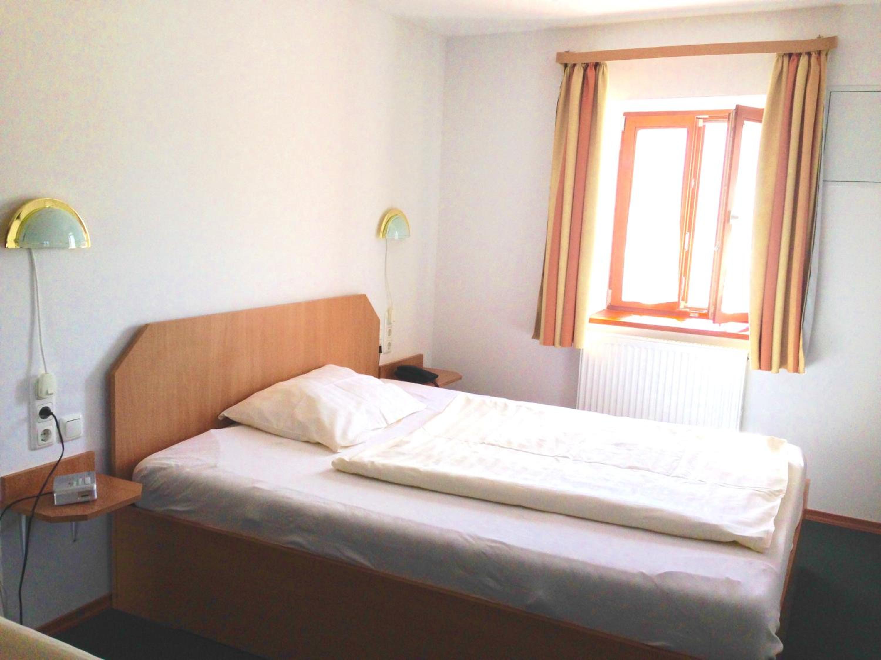 Single Room photo 3