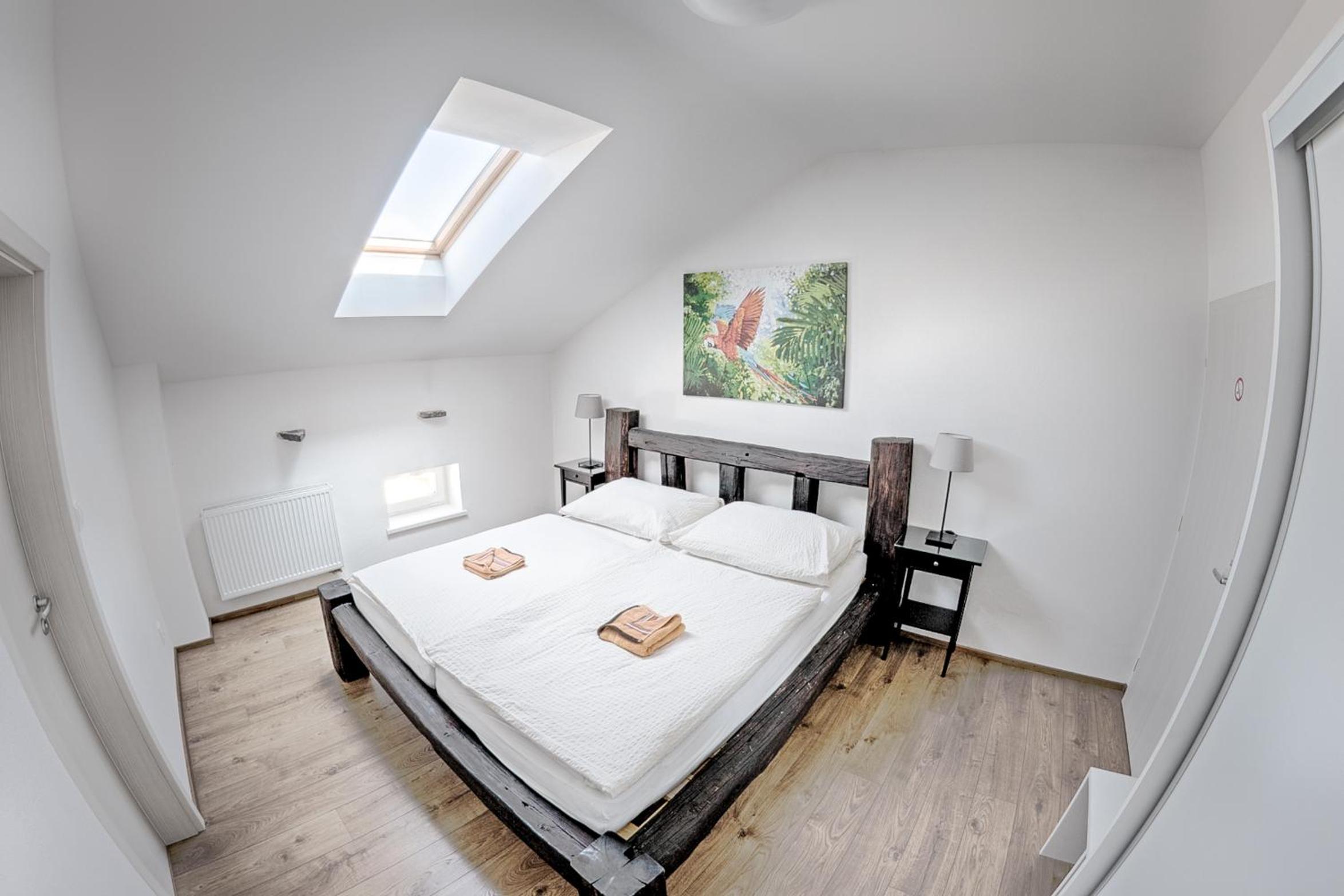 Double Room with Bathroom - Photo 6