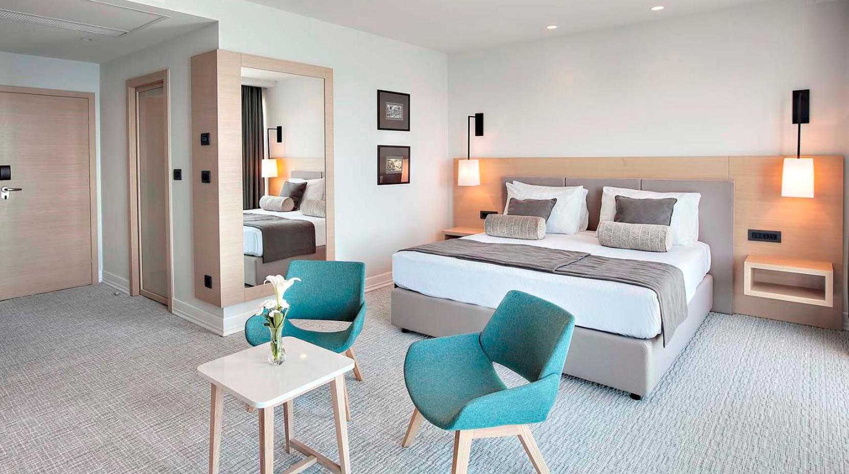 Premium Skyline Sea View Suite with Balcony