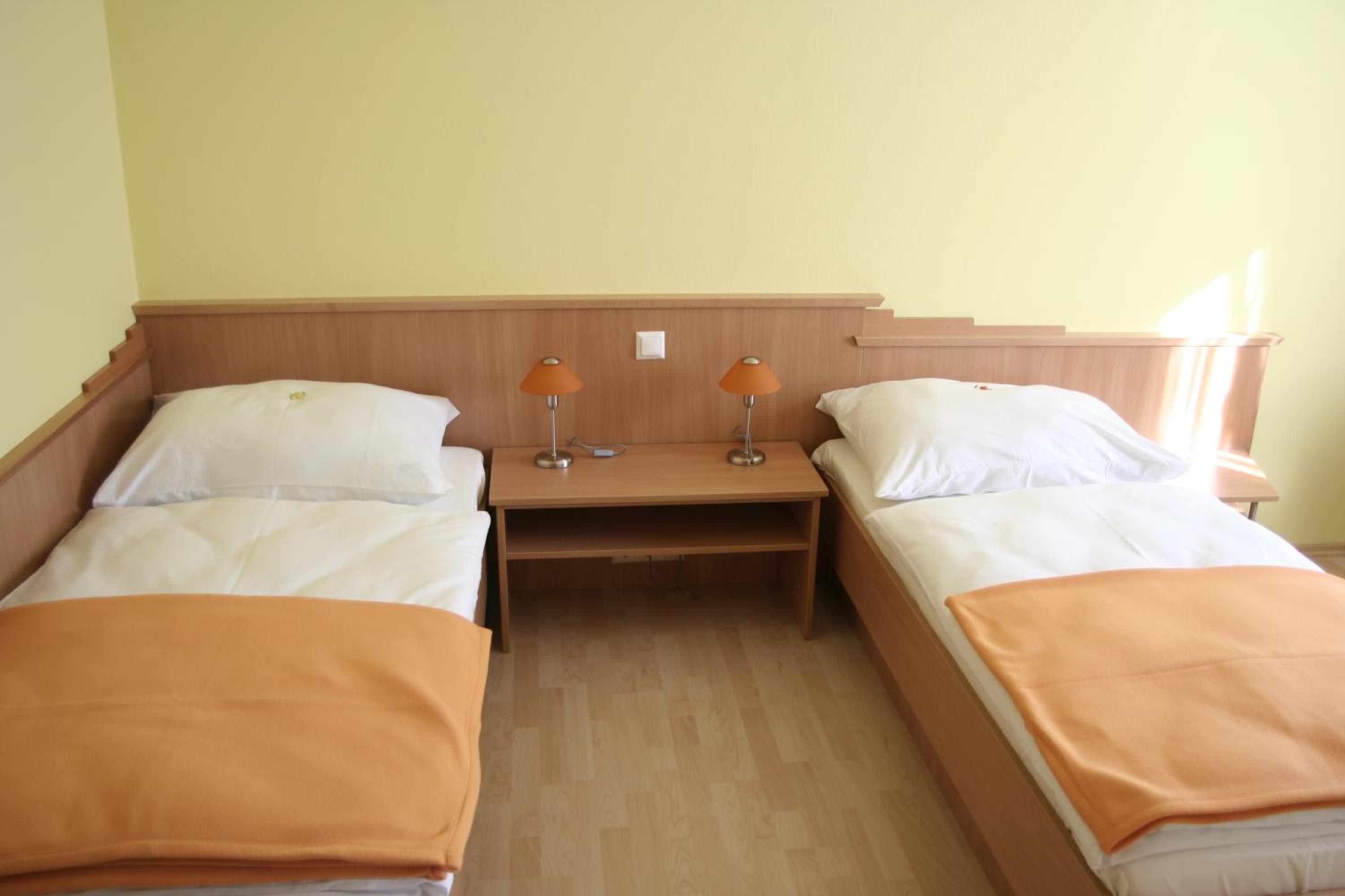 Double or Twin Room - Photo 4