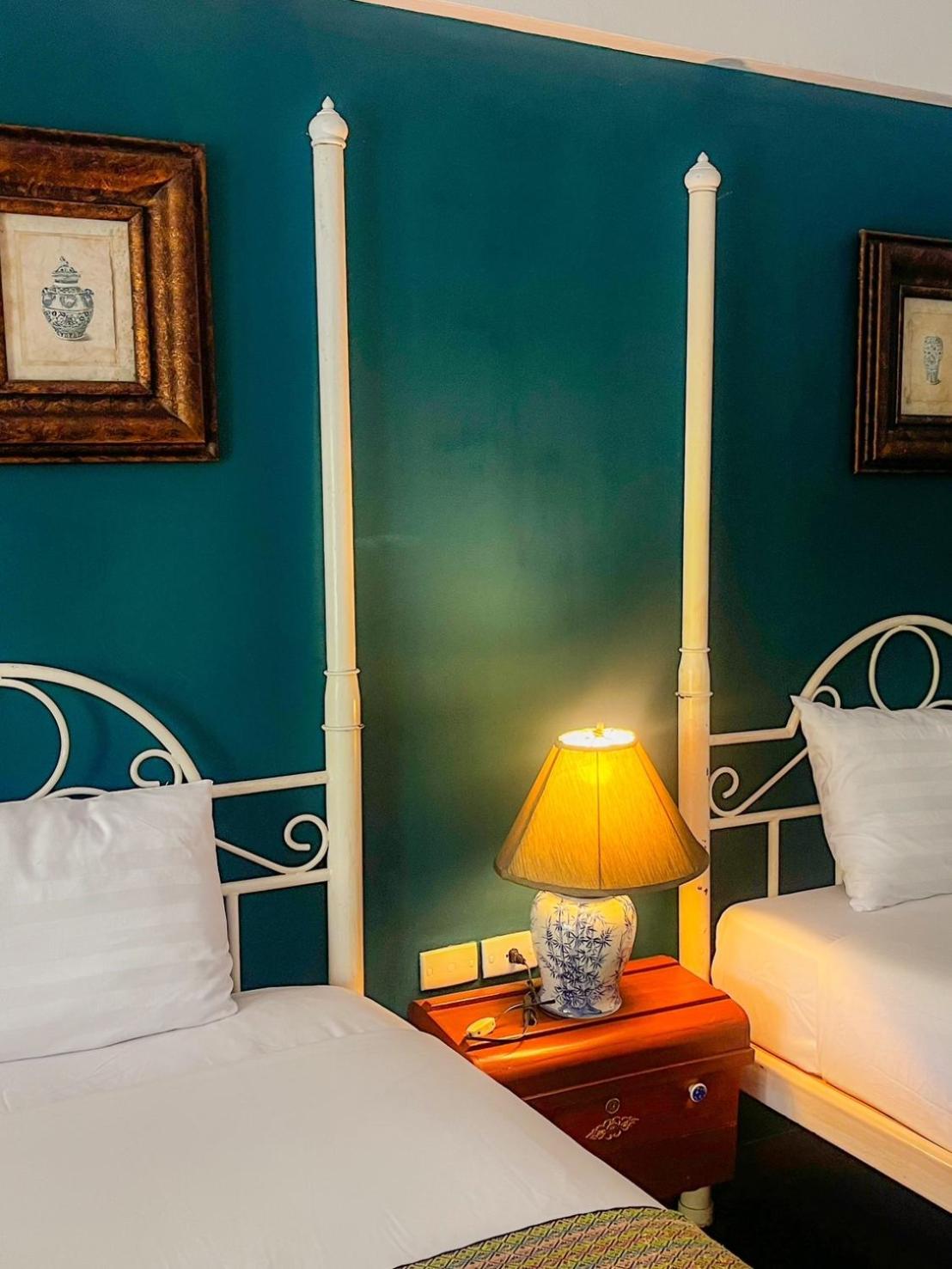 Standard Twin Room with Garden View - Photo 7
