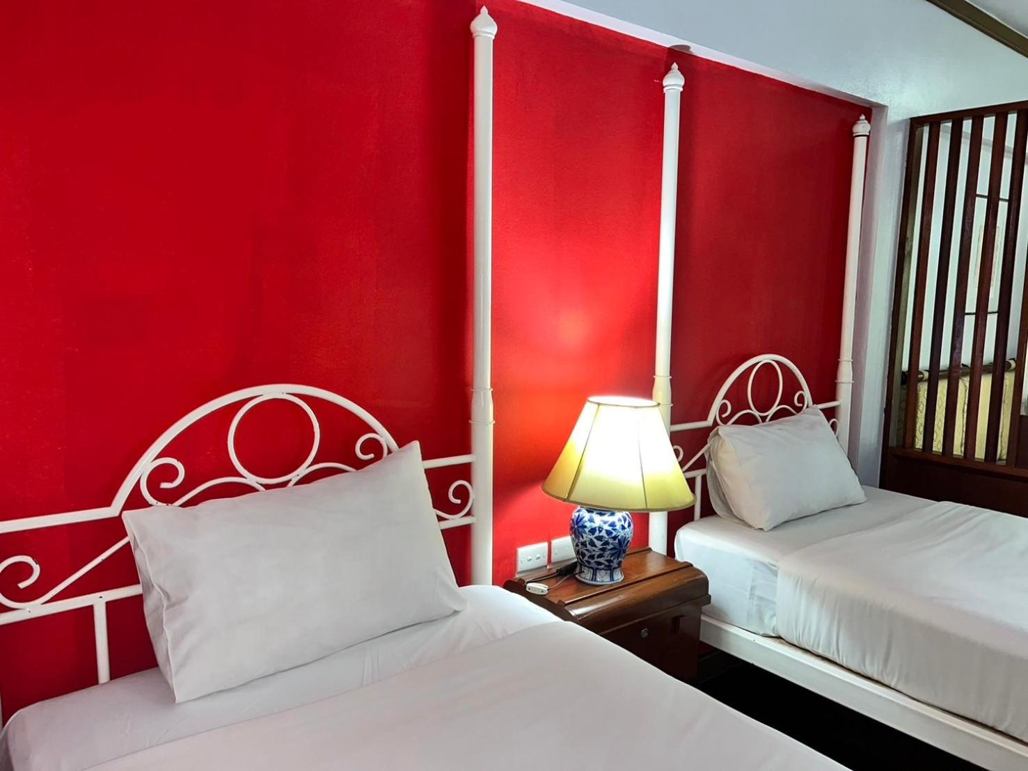 Standard Twin Room with Garden View - Photo 6