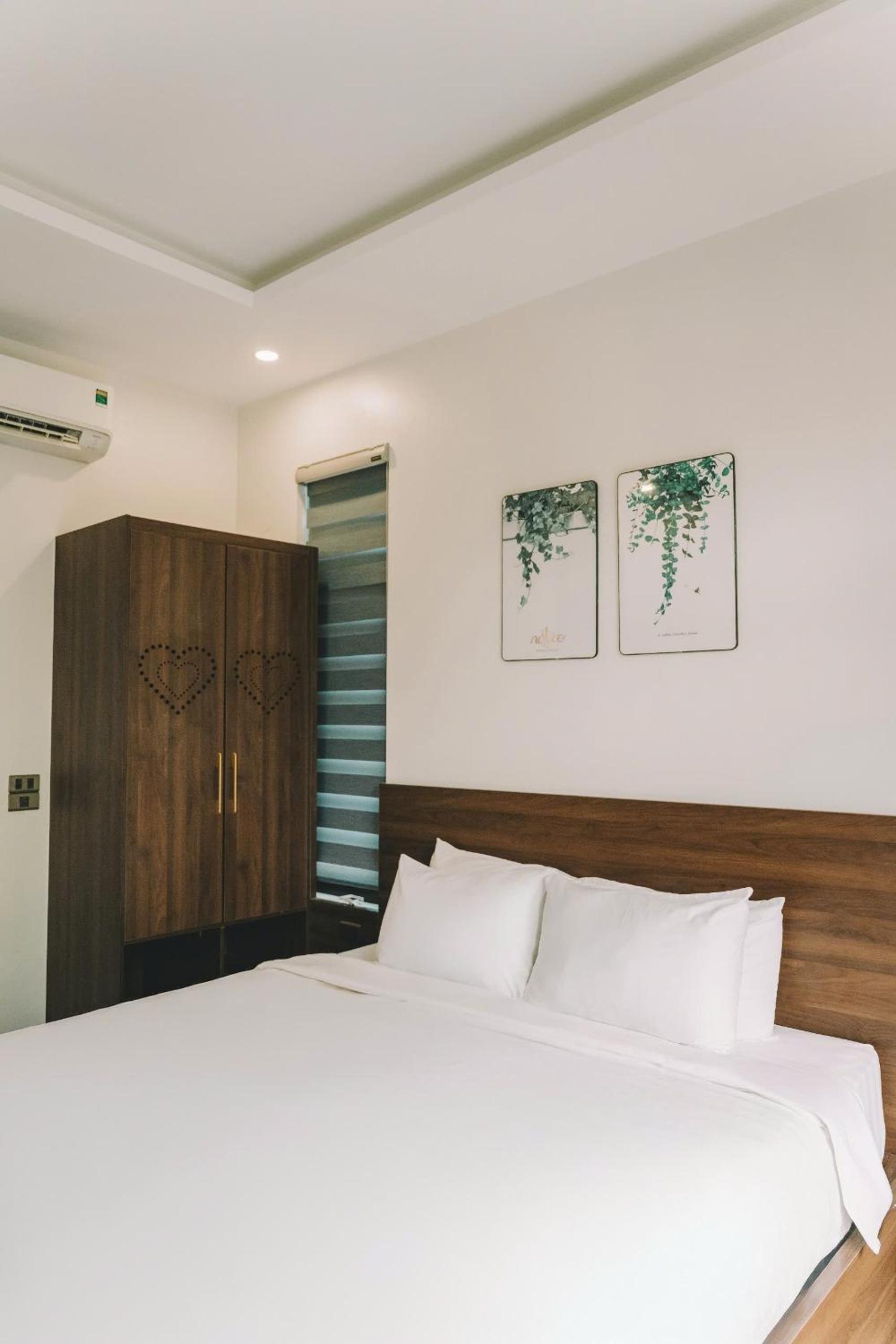 Deluxe Double Room with Balcony photo 2
