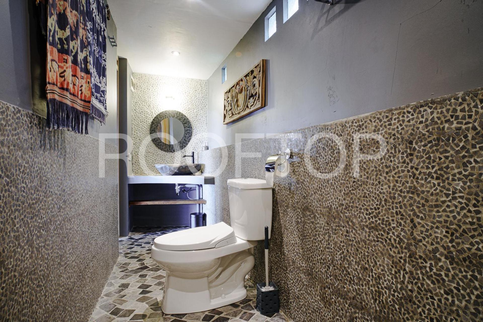 Double Room with Balcony - Photo 9