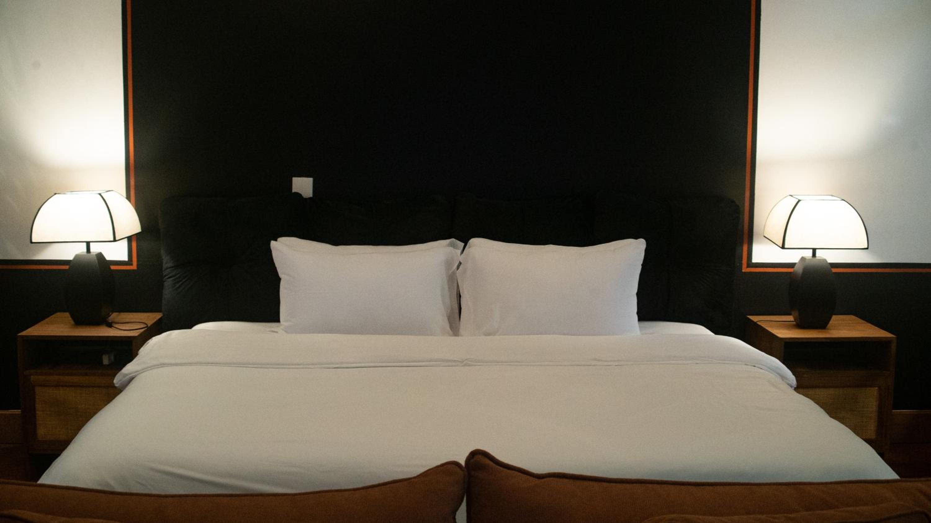 King Suite with Pool View - Photo 10