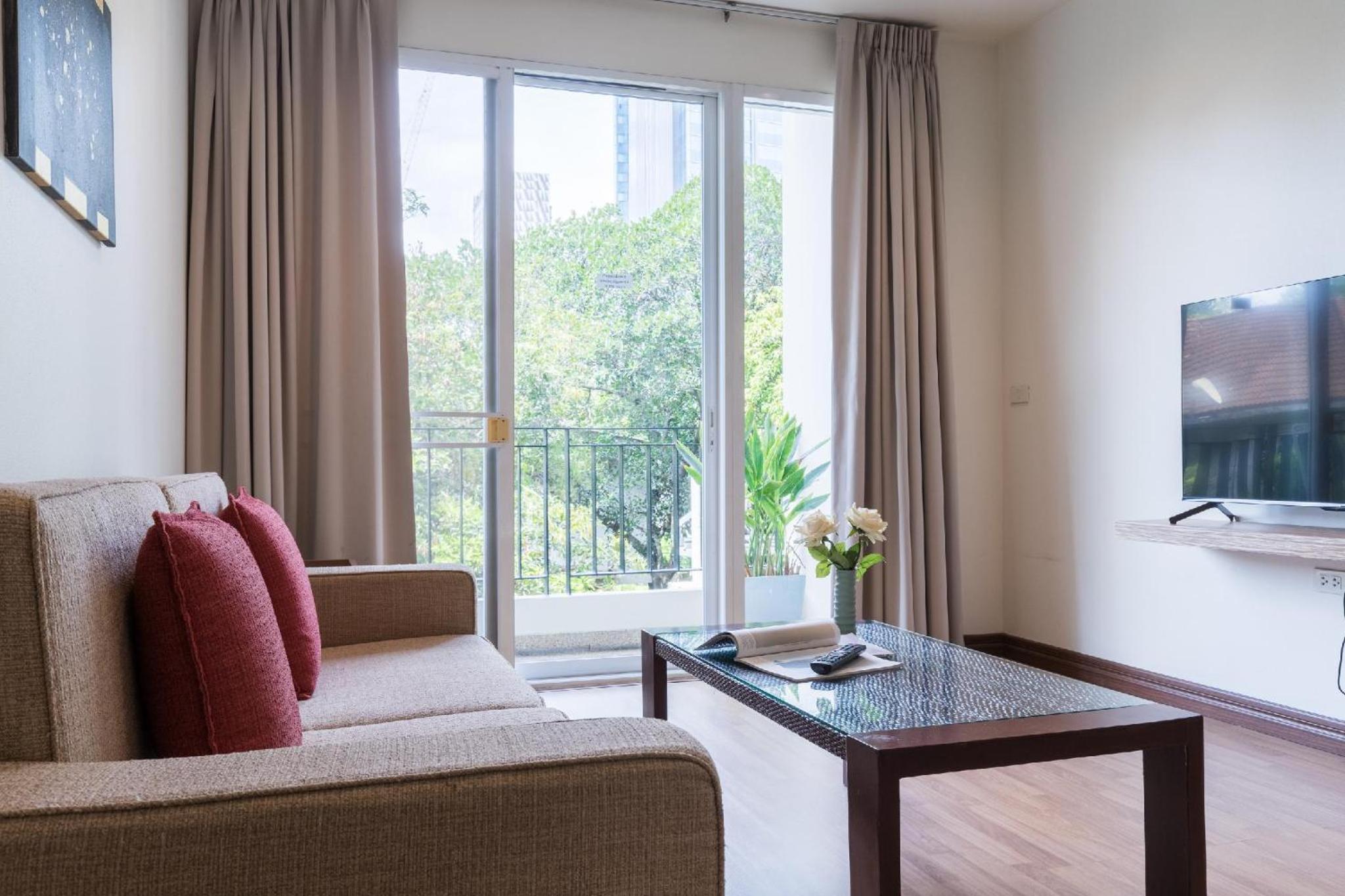 One-Bedroom Apartment with Balcony - Non-Smoking photo 3
