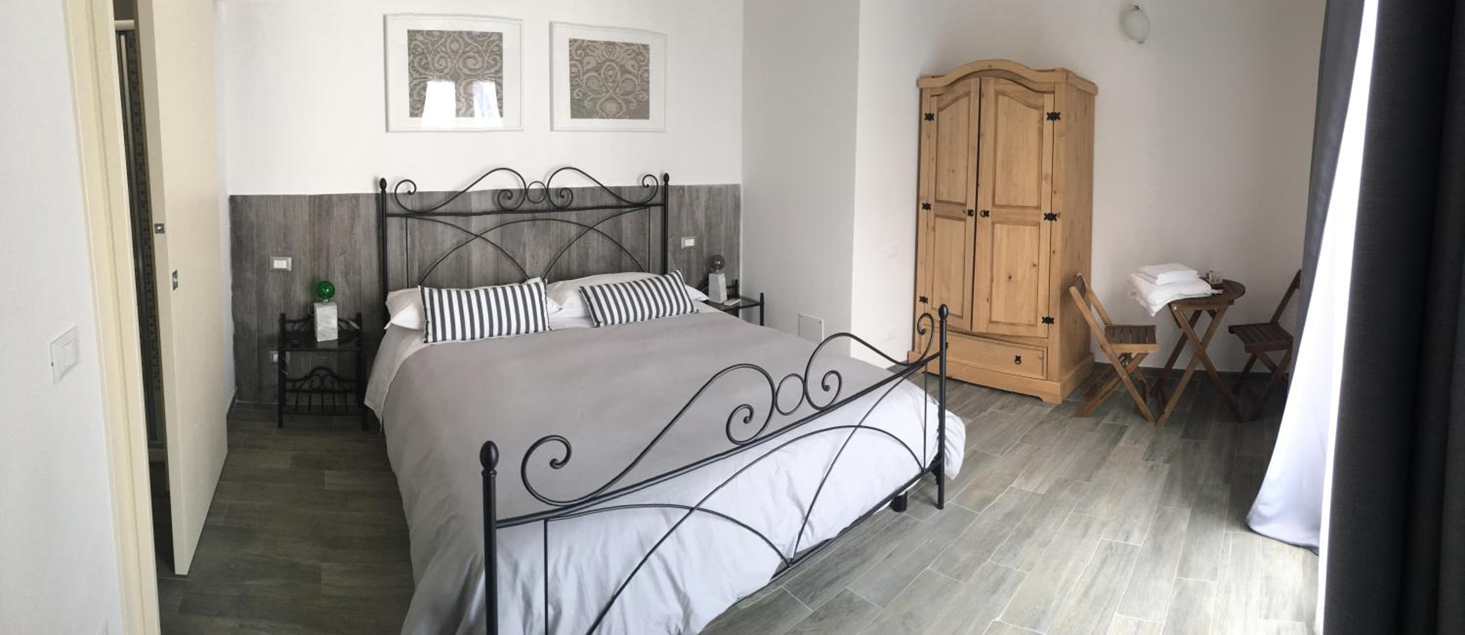 Double Room - Photo 16