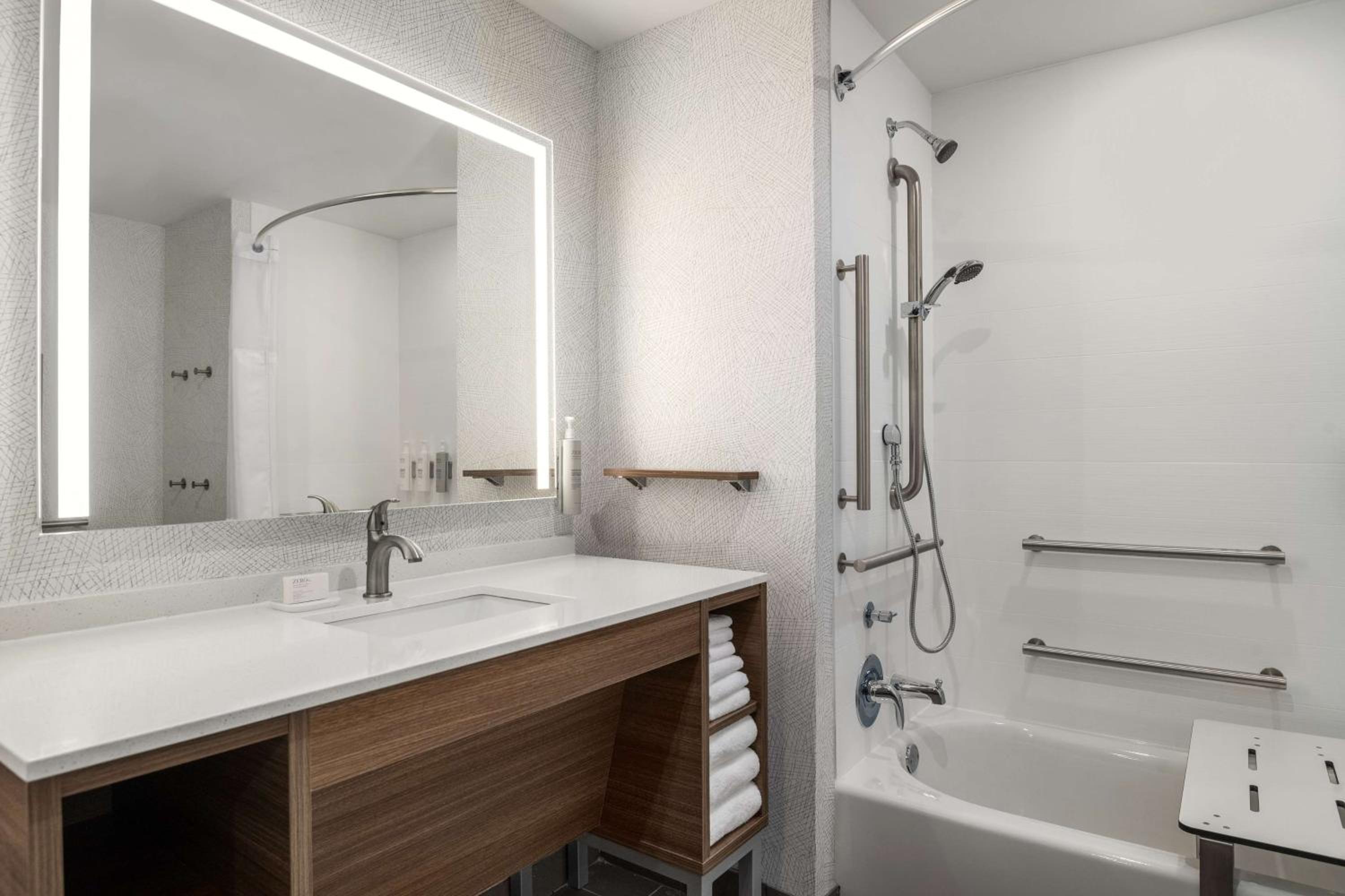 King Studio Suite - Hearing Access - Photo 1
