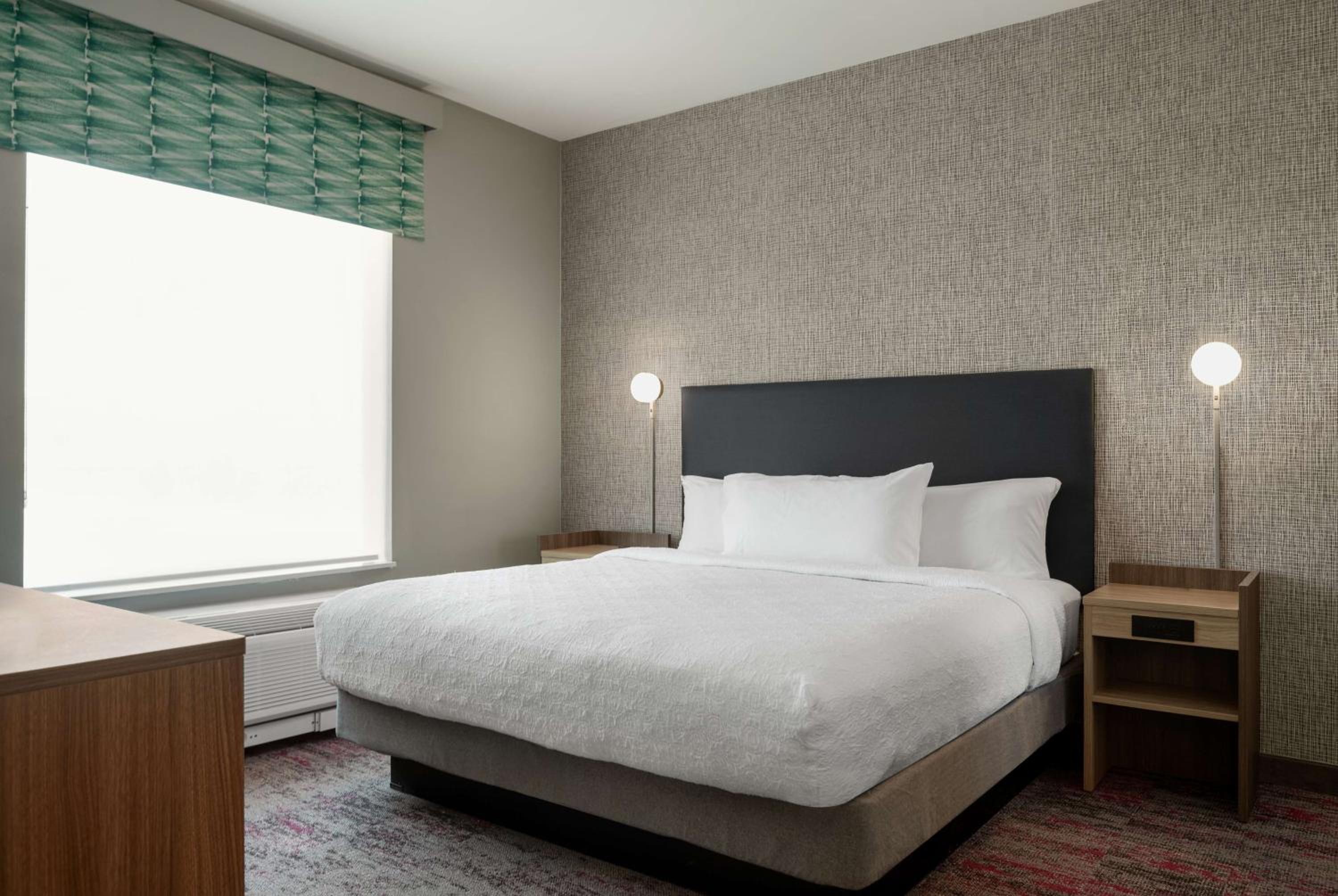 One-Bedroom King Suite - Photo 11