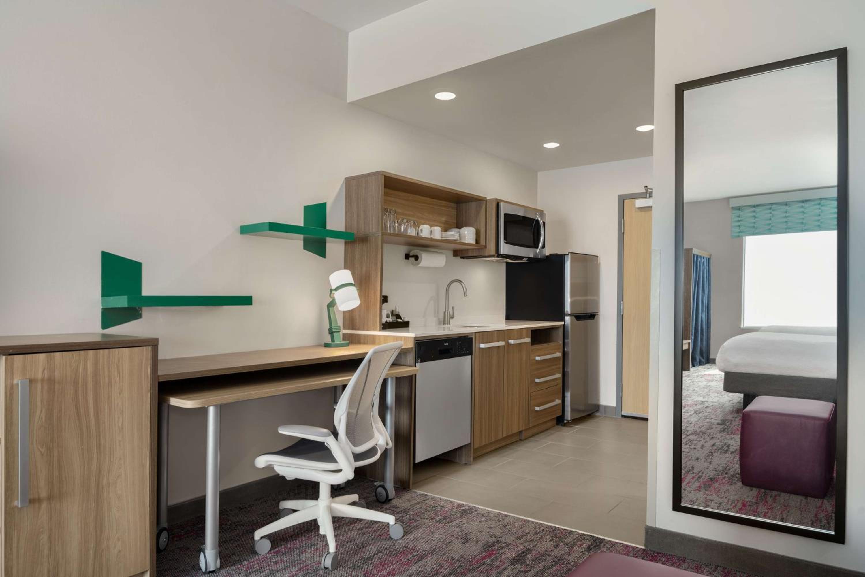 King Studio Suite - Photo 8