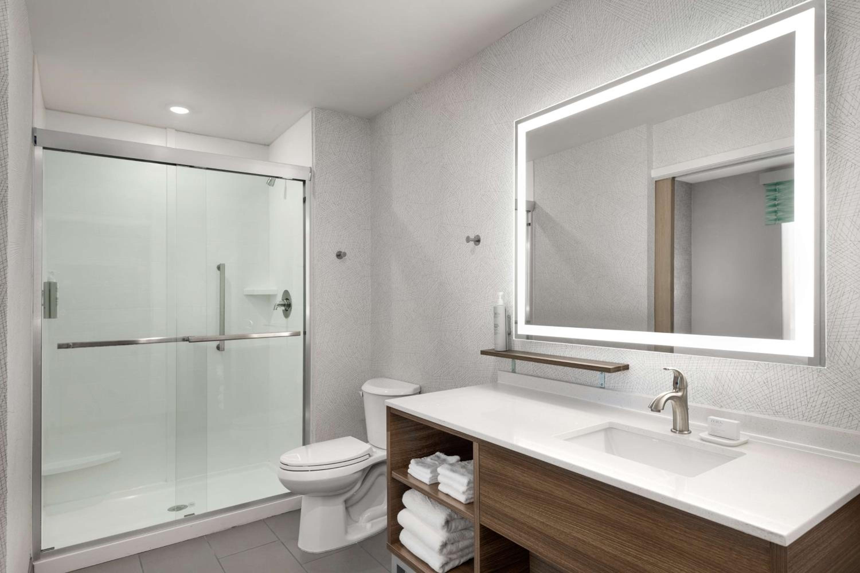King Studio Suite - Photo 12