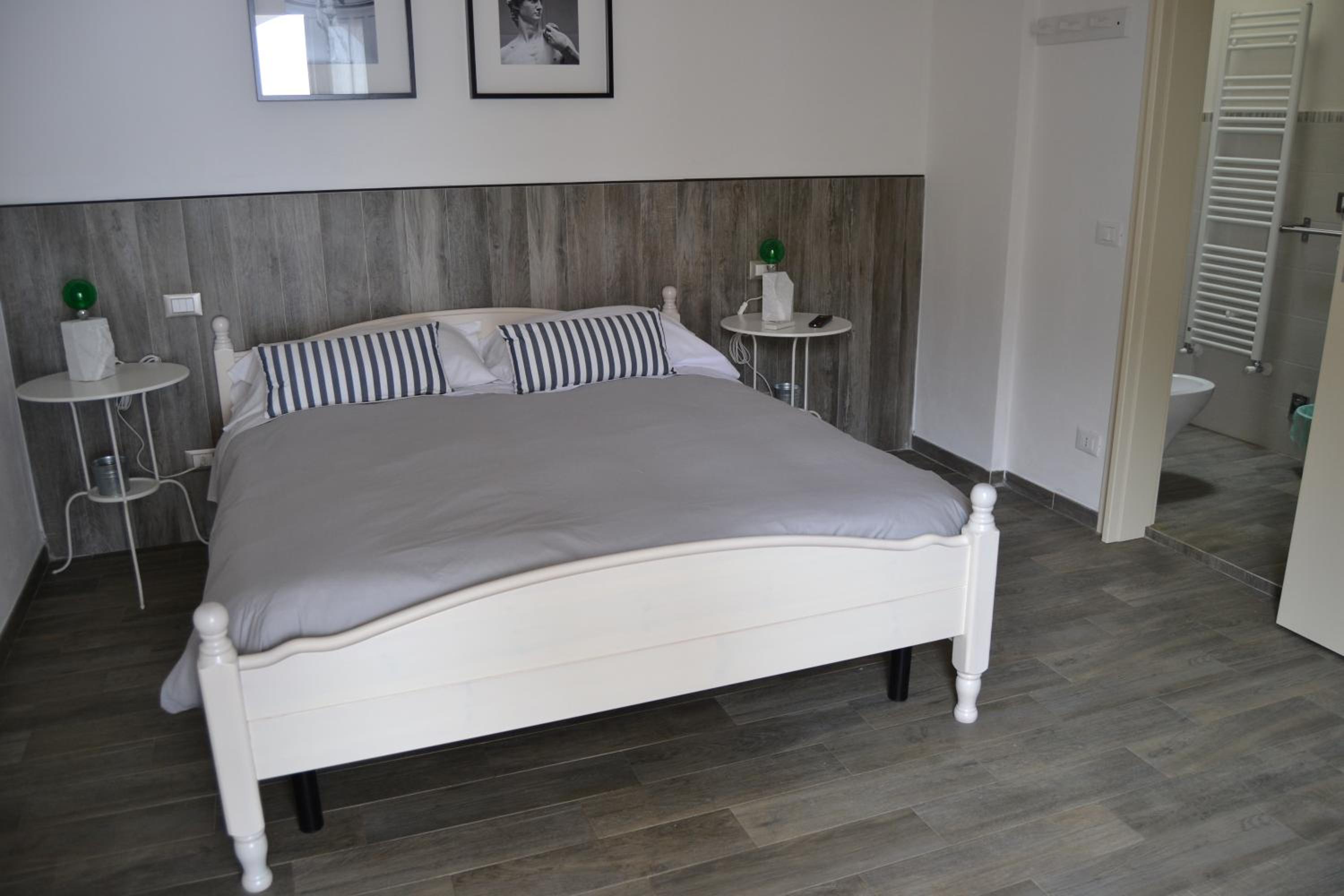 Double Room - Photo 29