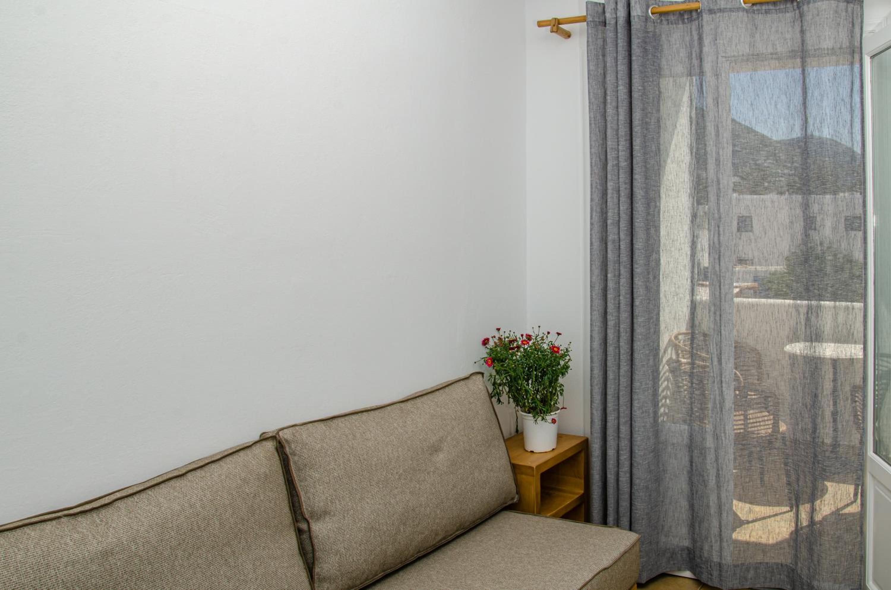 Deluxe Triple Room photo 1