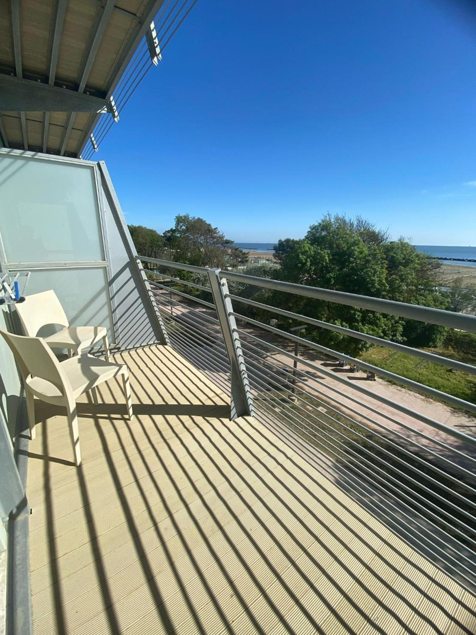 Double or Twin Room with Partial Sea View - Photo 6