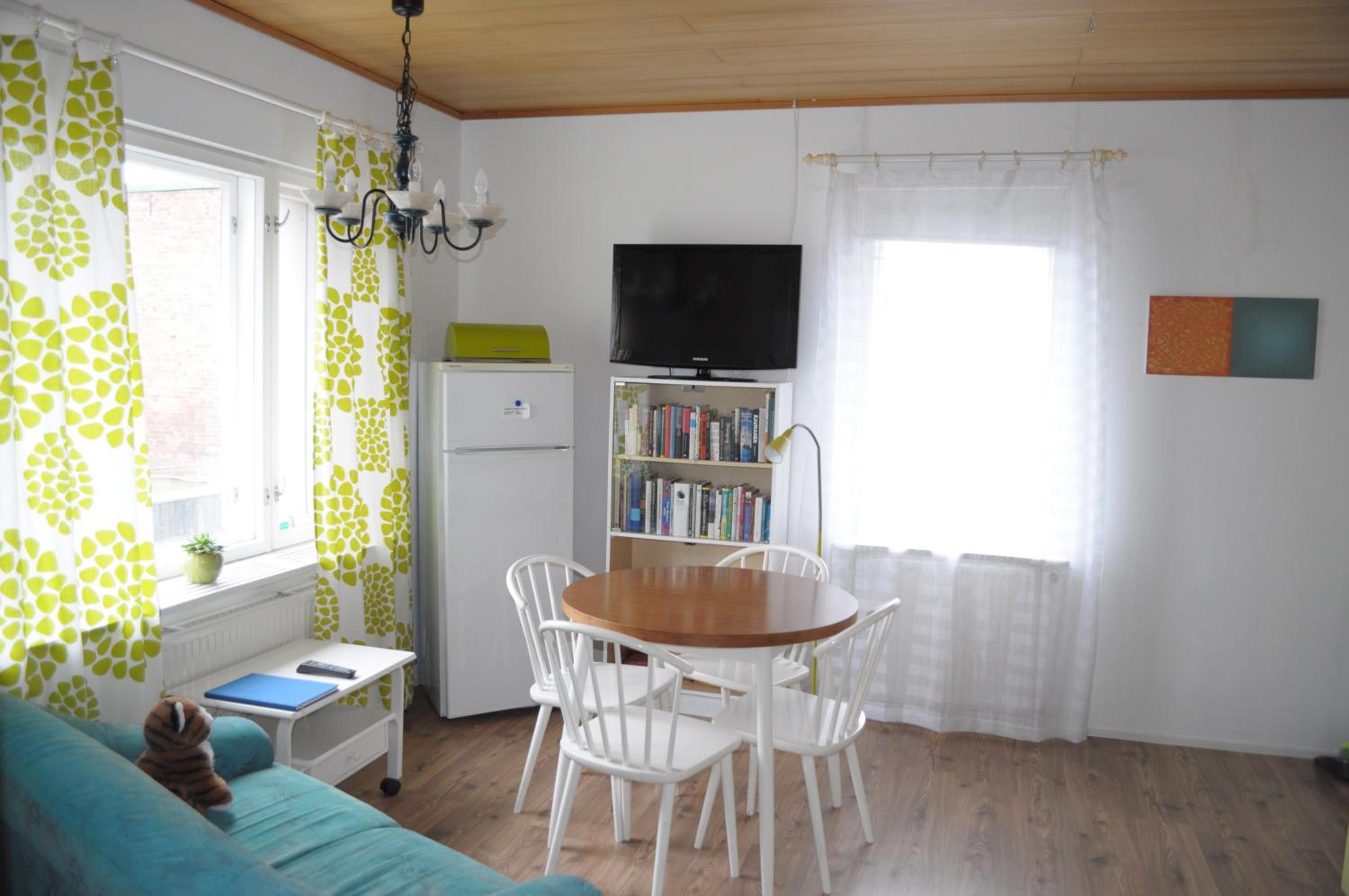 Two-Bedroom Apartment - Photo 7