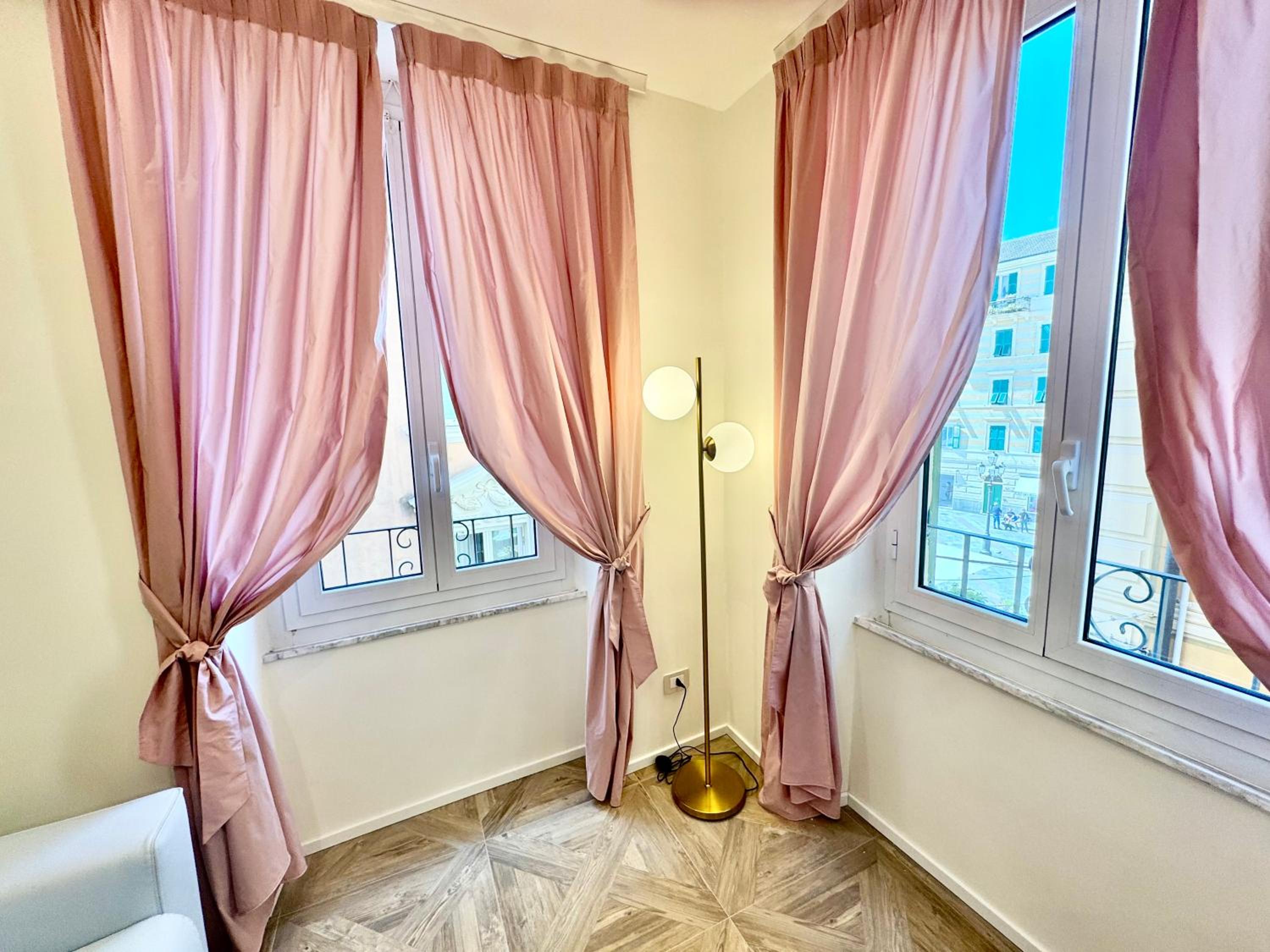 Apartment with Sea View - Photo 6