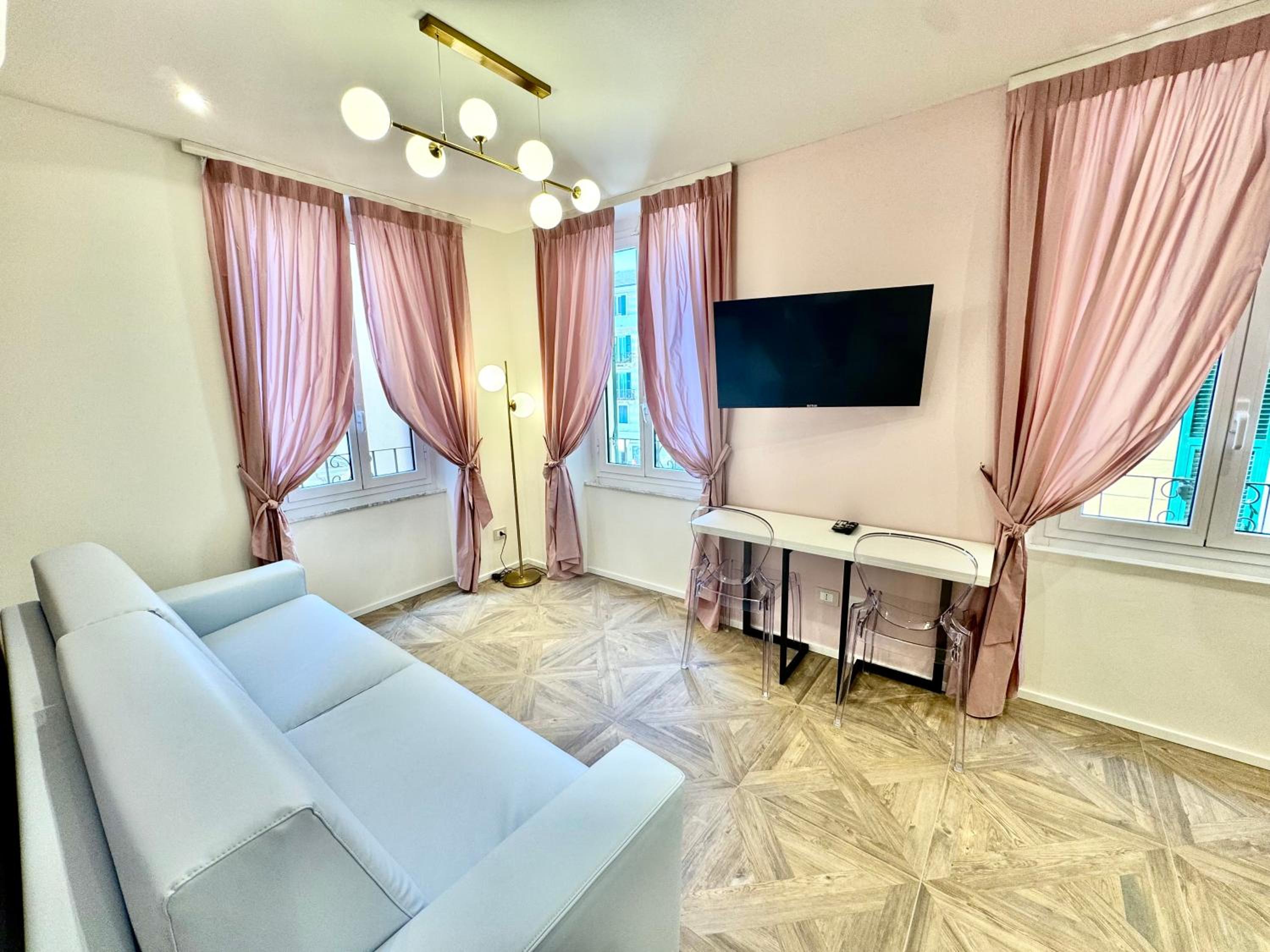 Apartment with Sea View - Photo 7