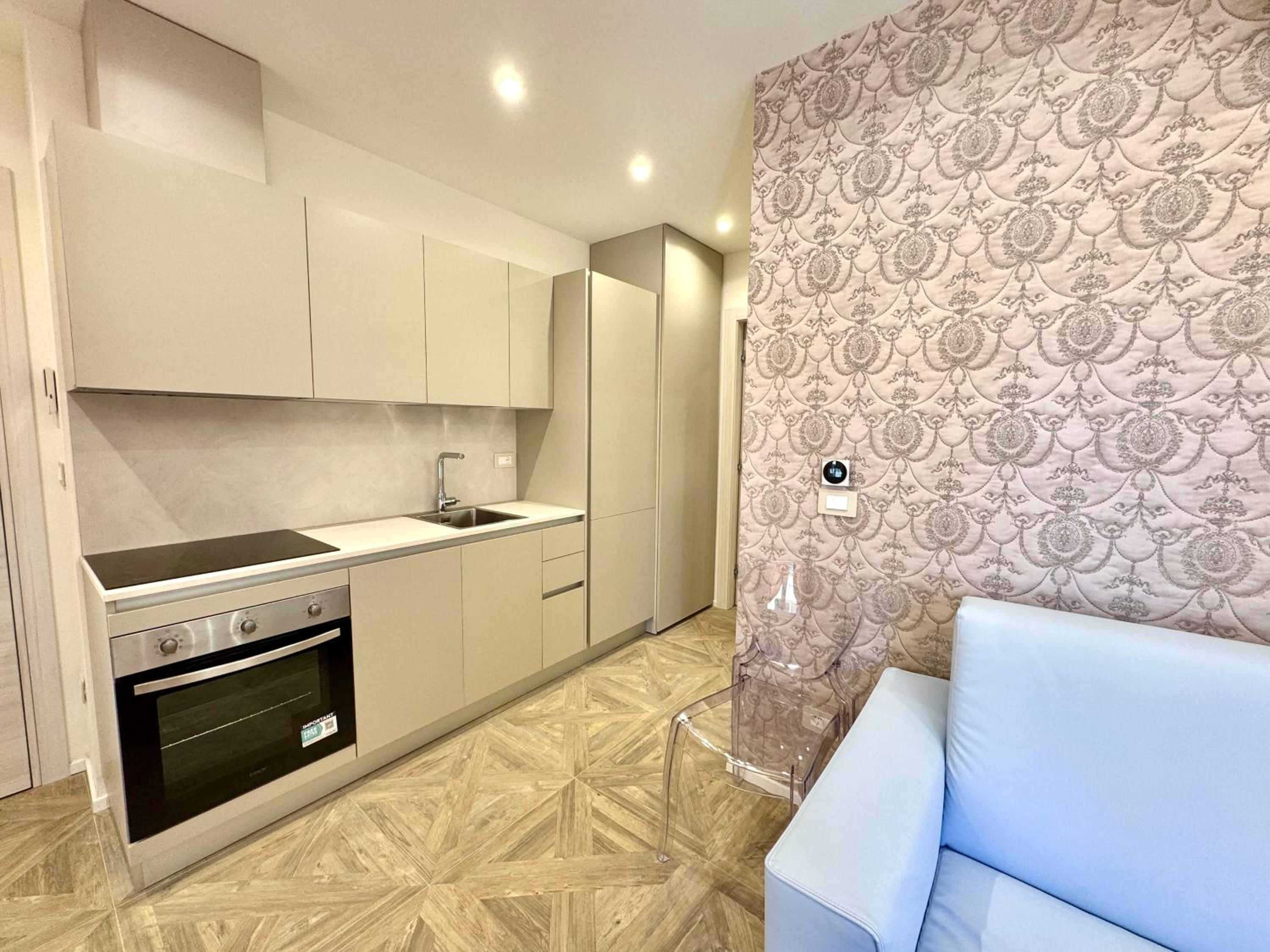 Apartment with Sea View - Photo 8