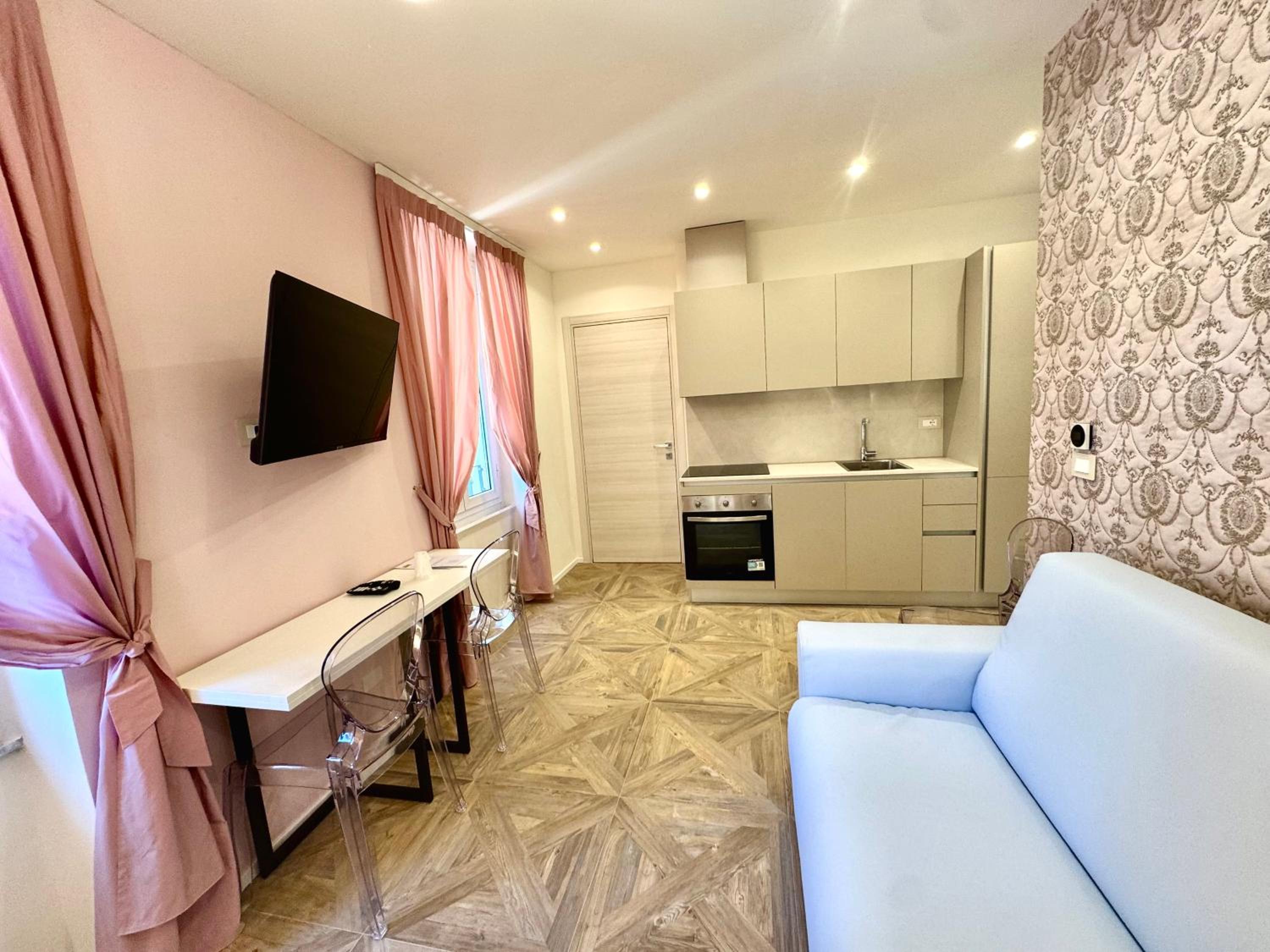 Apartment with Sea View - Photo 9
