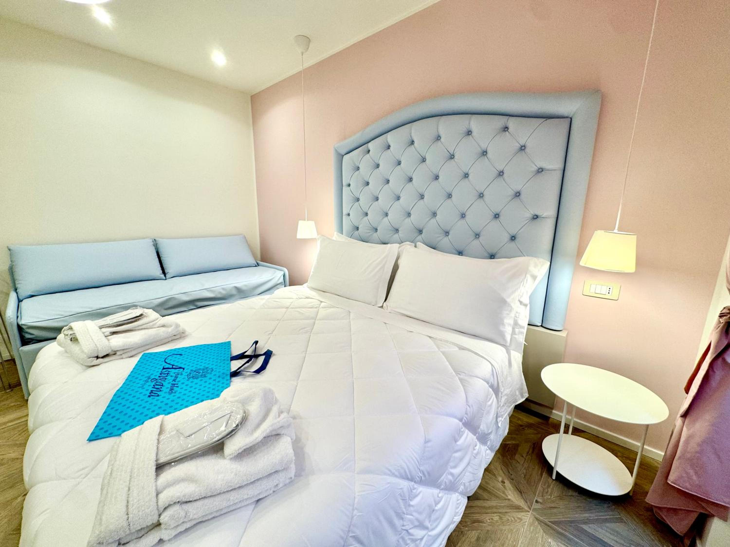 Apartment with Sea View - Photo 12