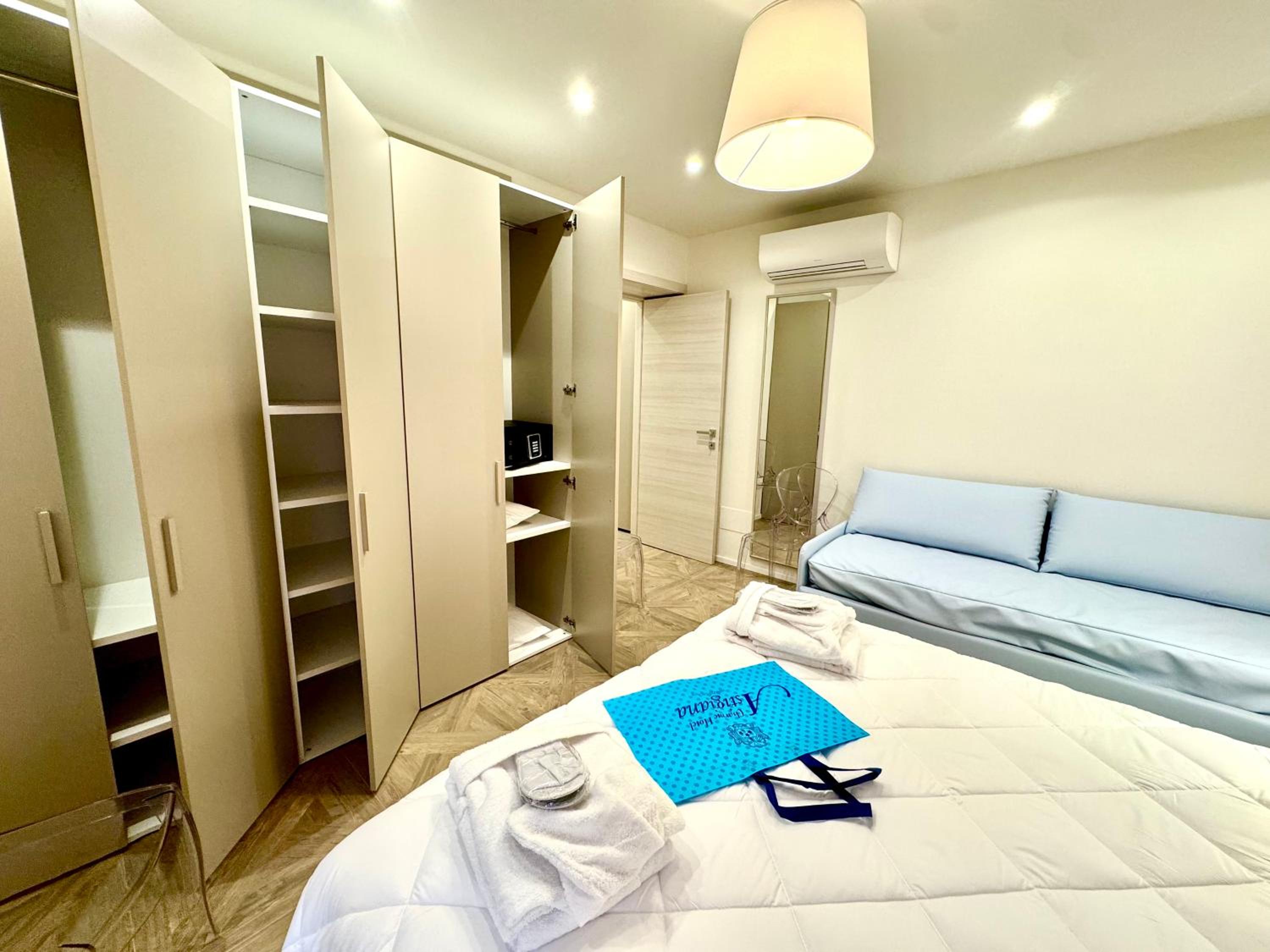 Apartment with Sea View - Photo 13