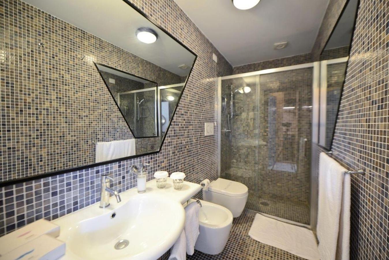 Double or Twin Room with Garden View photo 3