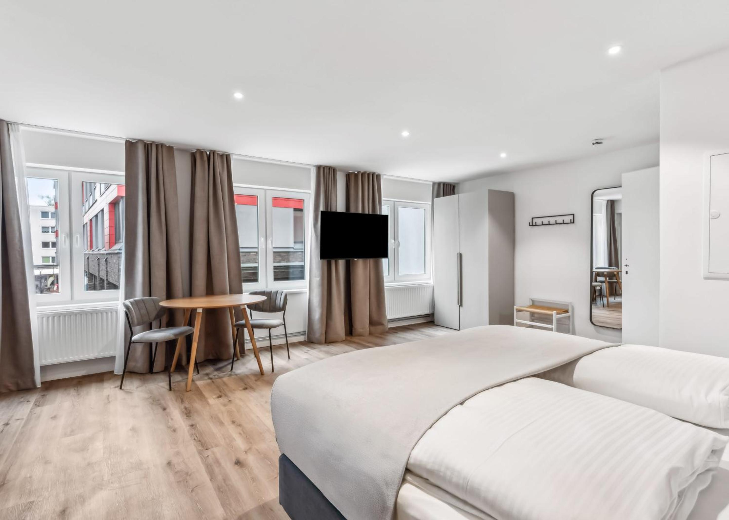 Suite Wheelchair Accessible - Photo 4