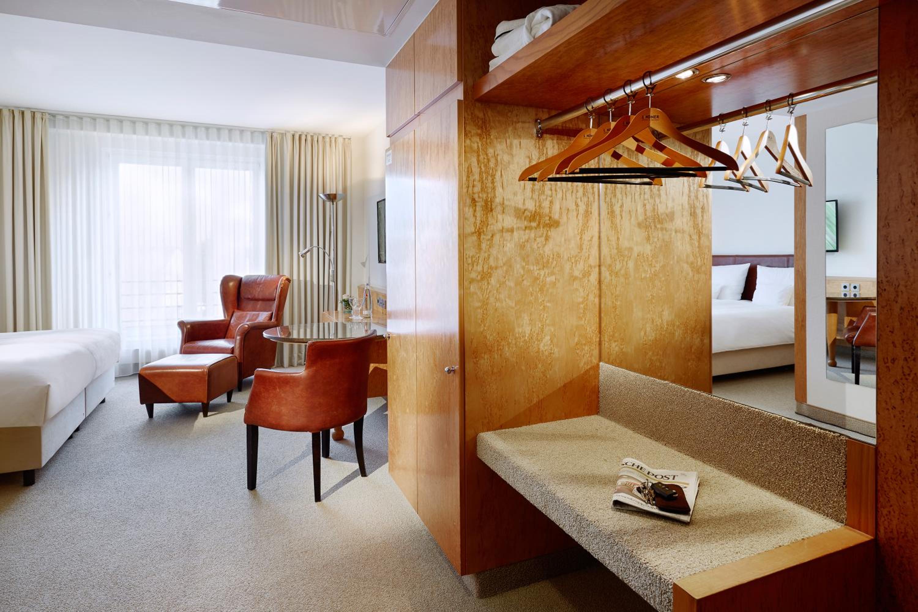 Deluxe Queen Room