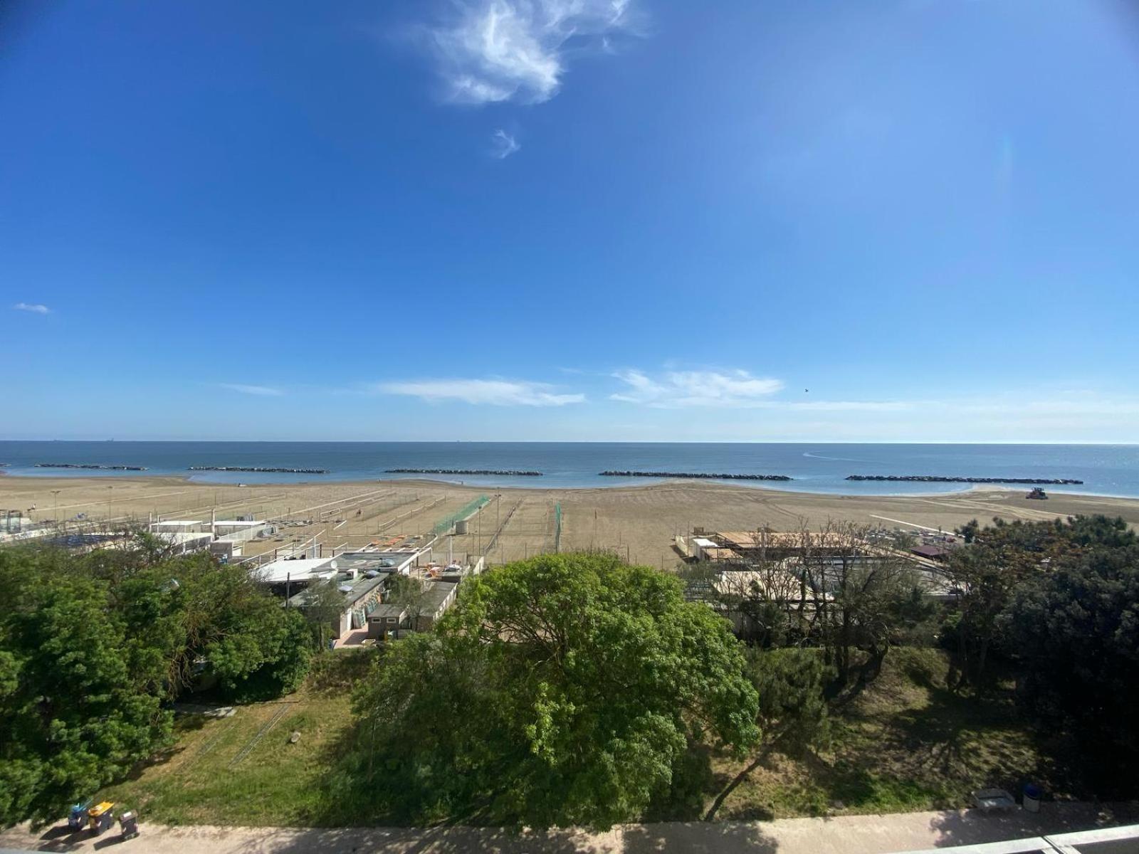 Double or Twin Room with Sea View - Photo 3