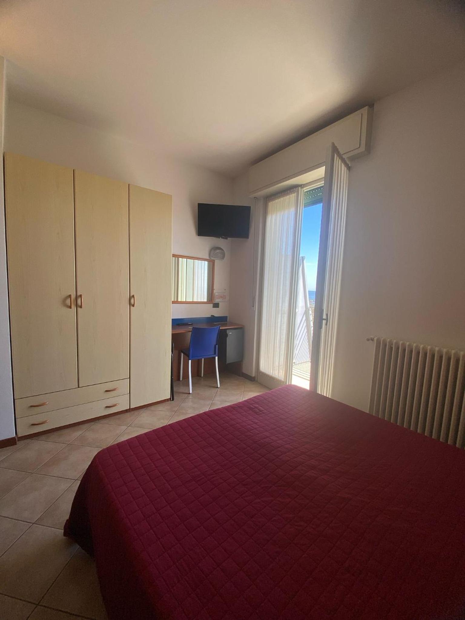Quadruple Room with Sea View - Photo 2
